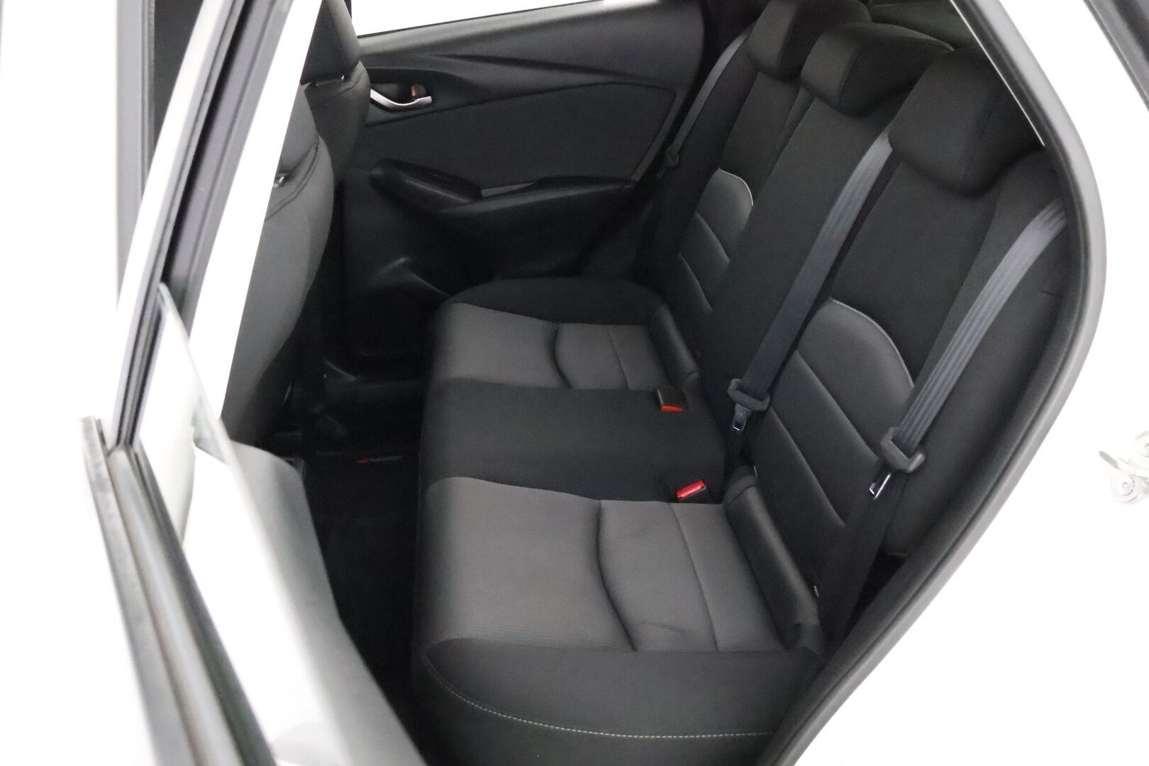 Mazda CX-3 2016 2,0 (120) SKYACTIV-G Premium Plus 6AT  * Vakkari / Kaistavahti / Lohko&Sisä / P.Tutka / LED! - 2x Hyvät Renkaat / Huippusiisti! 