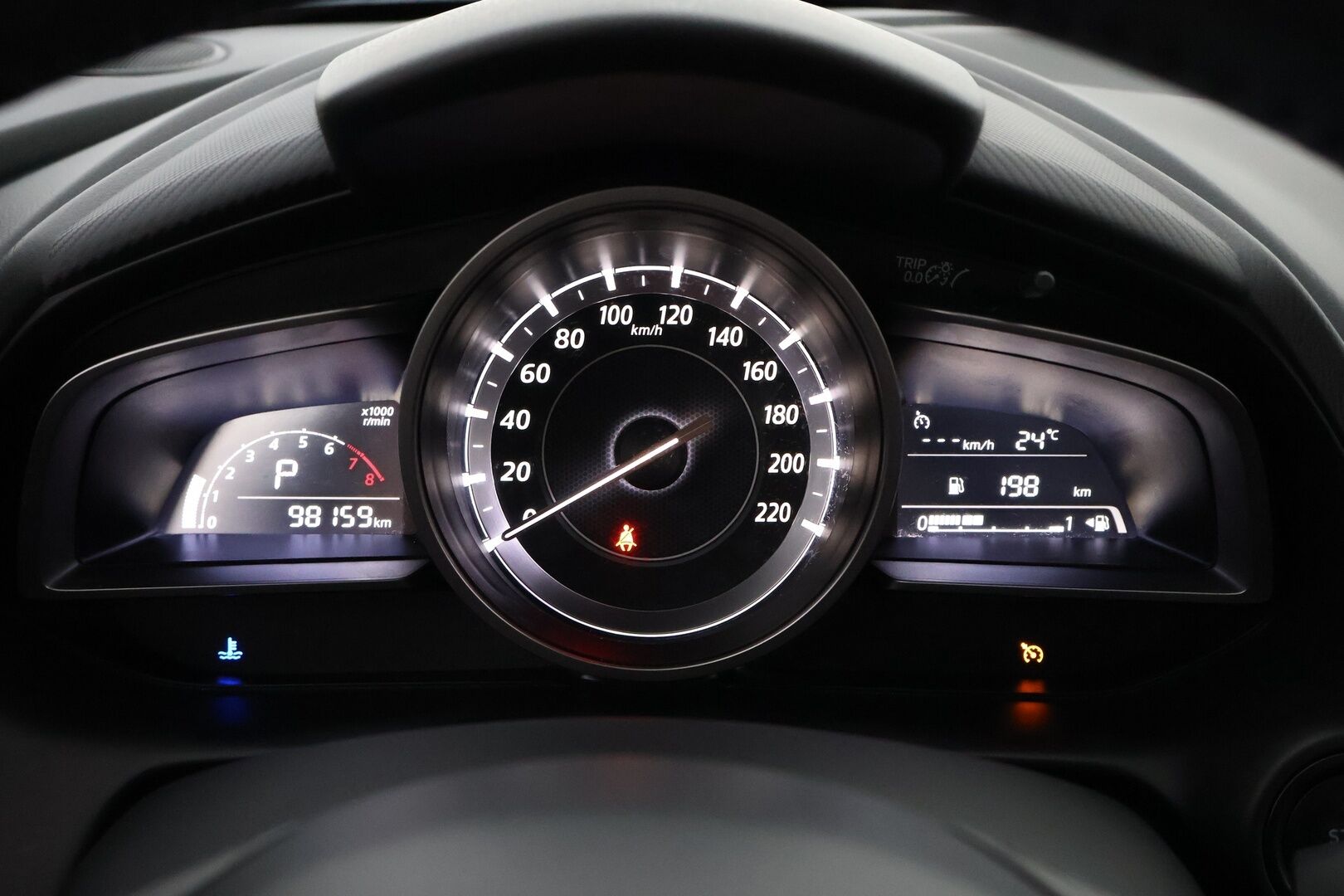Mazda CX-3 2016 2,0 (120) SKYACTIV-G Premium Plus 6AT  * Vakkari / Kaistavahti / Lohko&Sisä / P.Tutka / LED! - 2x Hyvät Renkaat / Huippusiisti! 
