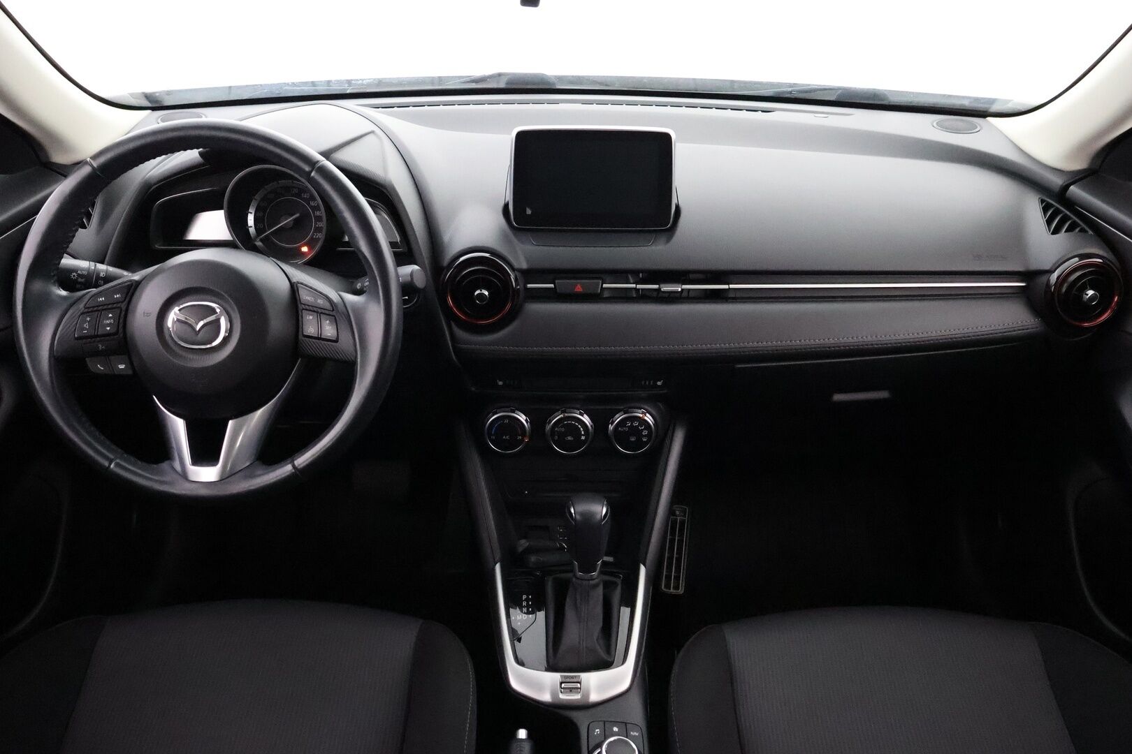 Mazda CX-3 2016 2,0 (120) SKYACTIV-G Premium Plus 6AT  * Vakkari / Kaistavahti / Lohko&Sisä / P.Tutka / LED! - 2x Hyvät Renkaat / Huippusiisti! 