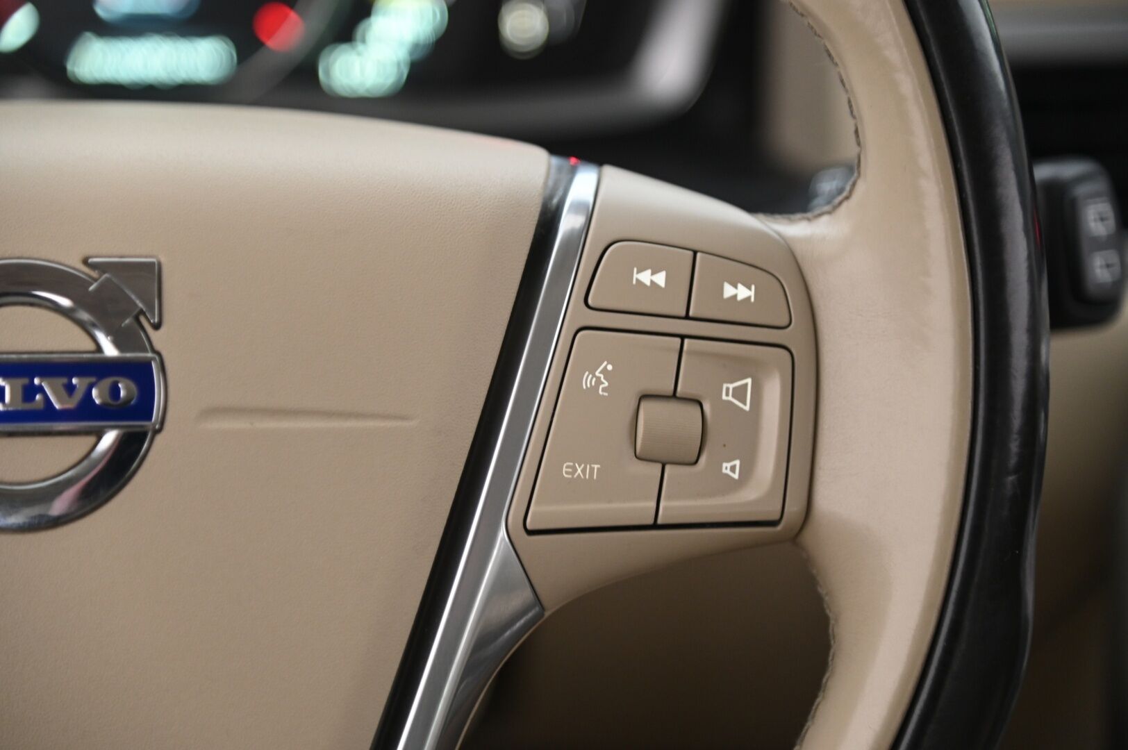 Volvo V70 2016 D3 Business Classic aut*Webasto / Muistipenkit / Navi / BT* - *Juuri saapunut / 2x renkaat & vanteet*