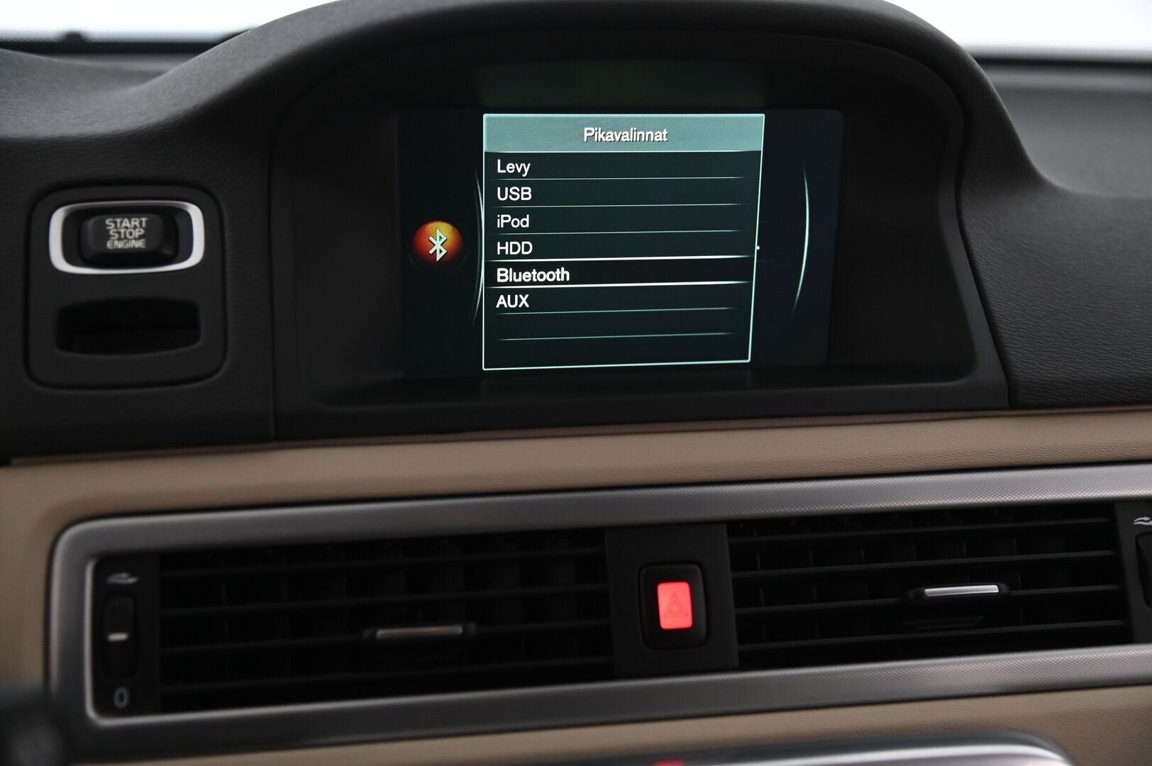 Volvo V70 2016 D3 Business Classic aut*Webasto / Muistipenkit / Navi / BT* - *Juuri saapunut / 2x renkaat & vanteet*