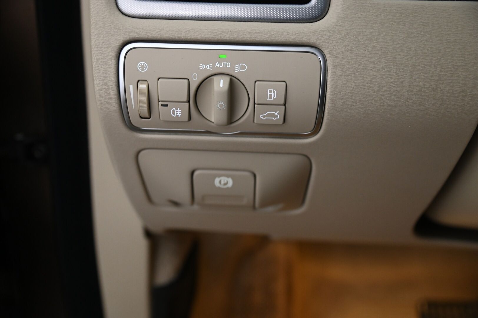 Volvo V70 2016 D3 Business Classic aut*Webasto / Muistipenkit / Navi / BT* - *Juuri saapunut / 2x renkaat & vanteet* - HULLUT AVAJAISHULINAT KORKOTARJOUS 3,29 %