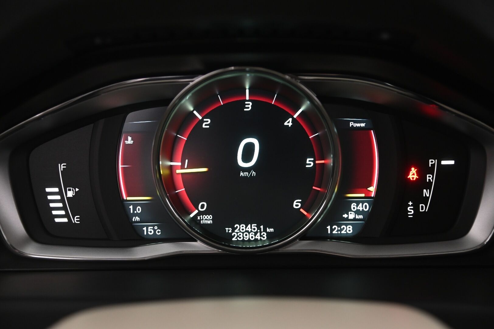 Volvo V70 2016 D3 Business Classic aut*Webasto / Muistipenkit / Navi / BT* - *Juuri saapunut / 2x renkaat & vanteet* - HULLUT AVAJAISHULINAT KORKOTARJOUS 3,29 %