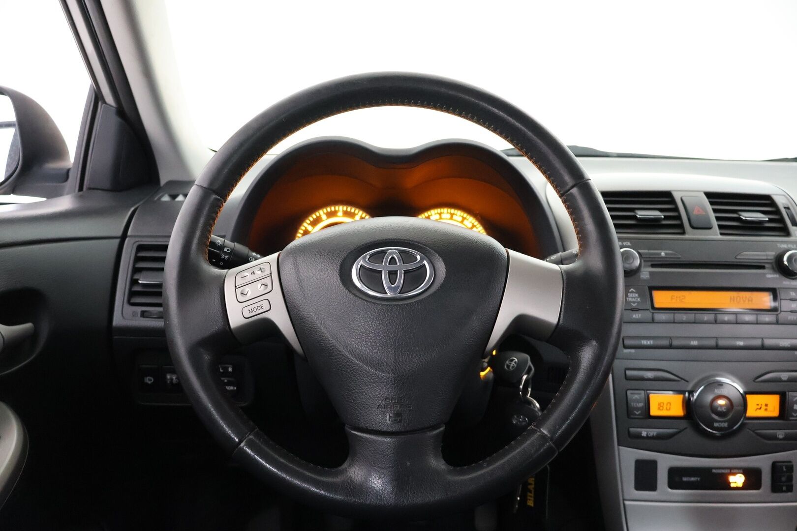 Toyota Corolla 2010 1,6 Valvematic Linea Sol 4ov - – Tämä auto myydään YritysOutlet -valikoimasta vain yritykselle