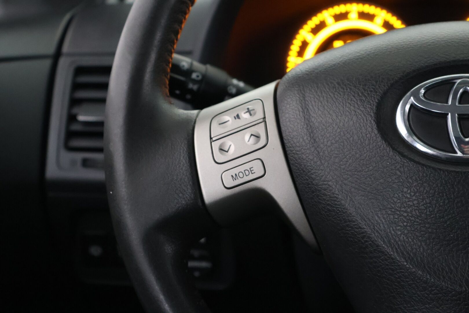 Toyota Corolla 2010 1,6 Valvematic Linea Sol 4ov - – Tämä auto myydään YritysOutlet -valikoimasta vain yritykselle
