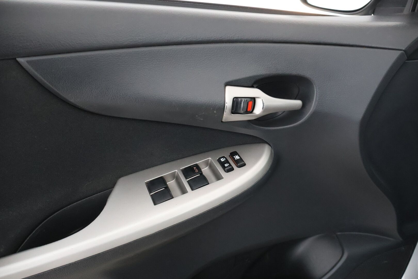 Toyota Corolla 2010 1,6 Valvematic Linea Sol 4ov - – Tämä auto myydään YritysOutlet -valikoimasta vain yritykselle