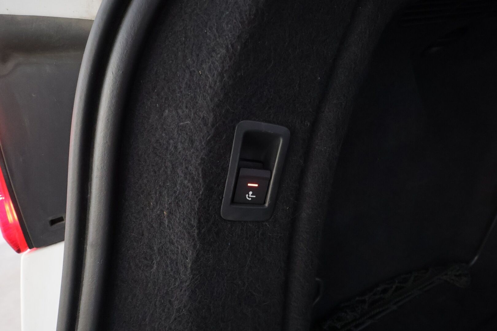 Audi A4 2017 Avant Land of quattro Sport Edition 2,0 TDI 140 kW quattro S tronic * Webasto / Matrix LED / Vakkari / Koukku * - Suomi-auto / Kahdet renkaat aluvanteilla / Merkkihuollettu