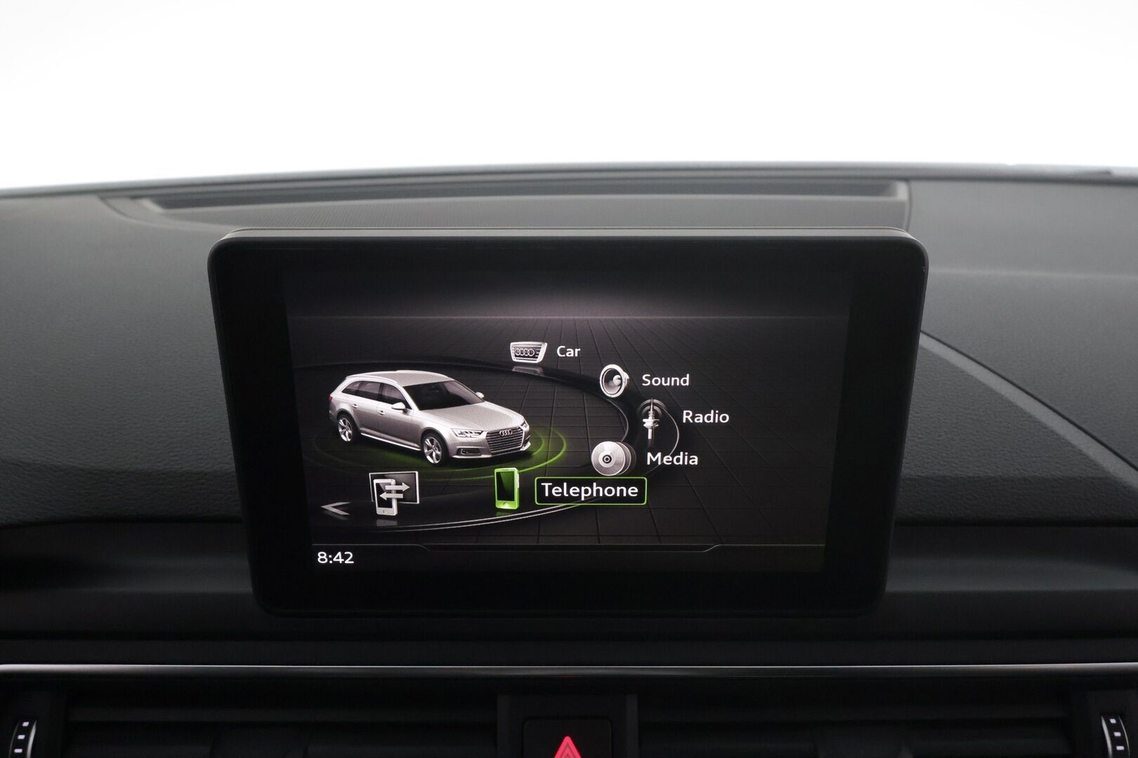 Audi A4 2017 Avant Land of quattro Sport Edition 2,0 TDI 140 kW quattro S tronic * Webasto / Matrix LED / Vakkari / Koukku * - Suomi-auto / Kahdet renkaat aluvanteilla / Merkkihuollettu