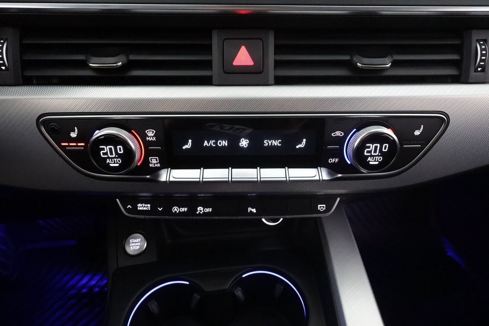 Audi A4 2017 Avant Land of quattro Sport Edition 2,0 TDI 140 kW quattro S tronic * Webasto / Matrix LED / Sporttipenkit / Koukku * - Suomi-auto / Kahdet renkaat aluvanteilla / Merkkihuollettu - HULLUT AVAJAISHULINAT KORKOTARJOUS 3,29 %