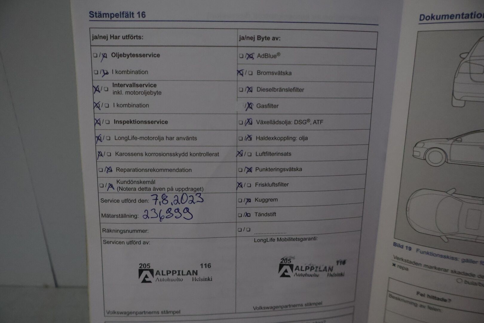 Volkswagen Passat 2013 *Myydään huutokaupat.com* - * Vakionopeudensäädin | Puolisähkösäätöinen kuljettajan istuin | 2x Alut | Huoltokirja *