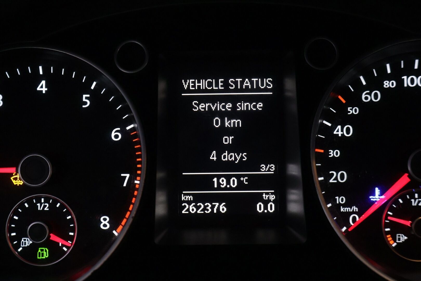 Volkswagen Passat 2013 *Myydään huutokaupat.com* - * Vakionopeudensäädin | Puolisähkösäätöinen kuljettajan istuin | 2x Alut | Huoltokirja *