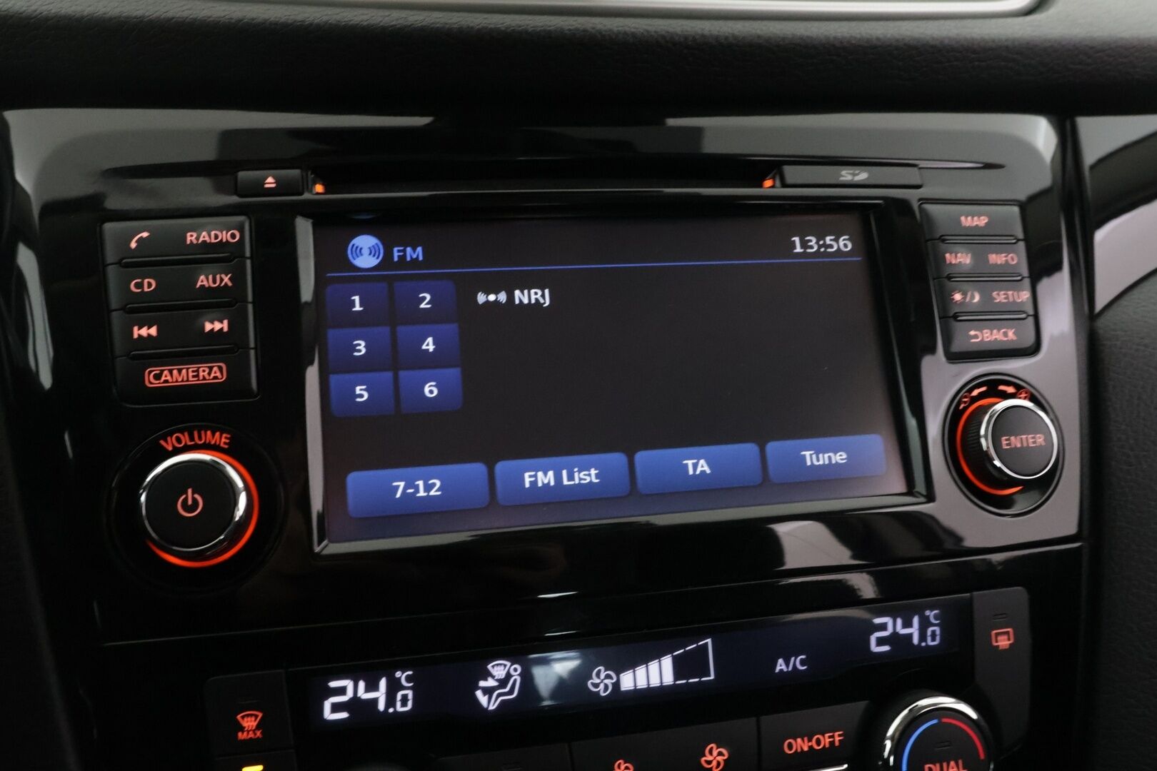 Nissan Qashqai 2016 DIG-T 115 Acenta 2WD Xtronic E6 Safety Pack Connect - Suomi-auto | Lohkolämmitin | Navi | Tutkat | Vakkari | Front Assist | Bluetooth | 