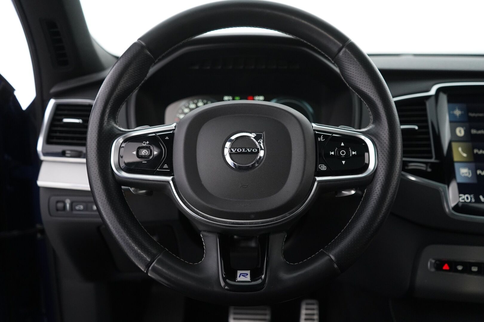 Volvo XC90 2017 T8 Twin Engine AWD R-Design aut 7-P - ACC | 360° Kamera | Koukku | Webasto | Muistinahat | Full-LED | R-Design | Suomi-auto | Kahdet Volvon vanteet | Myydään juuri huollettuna sekä katsastettuna ja jakohihna vaihdettuna! 