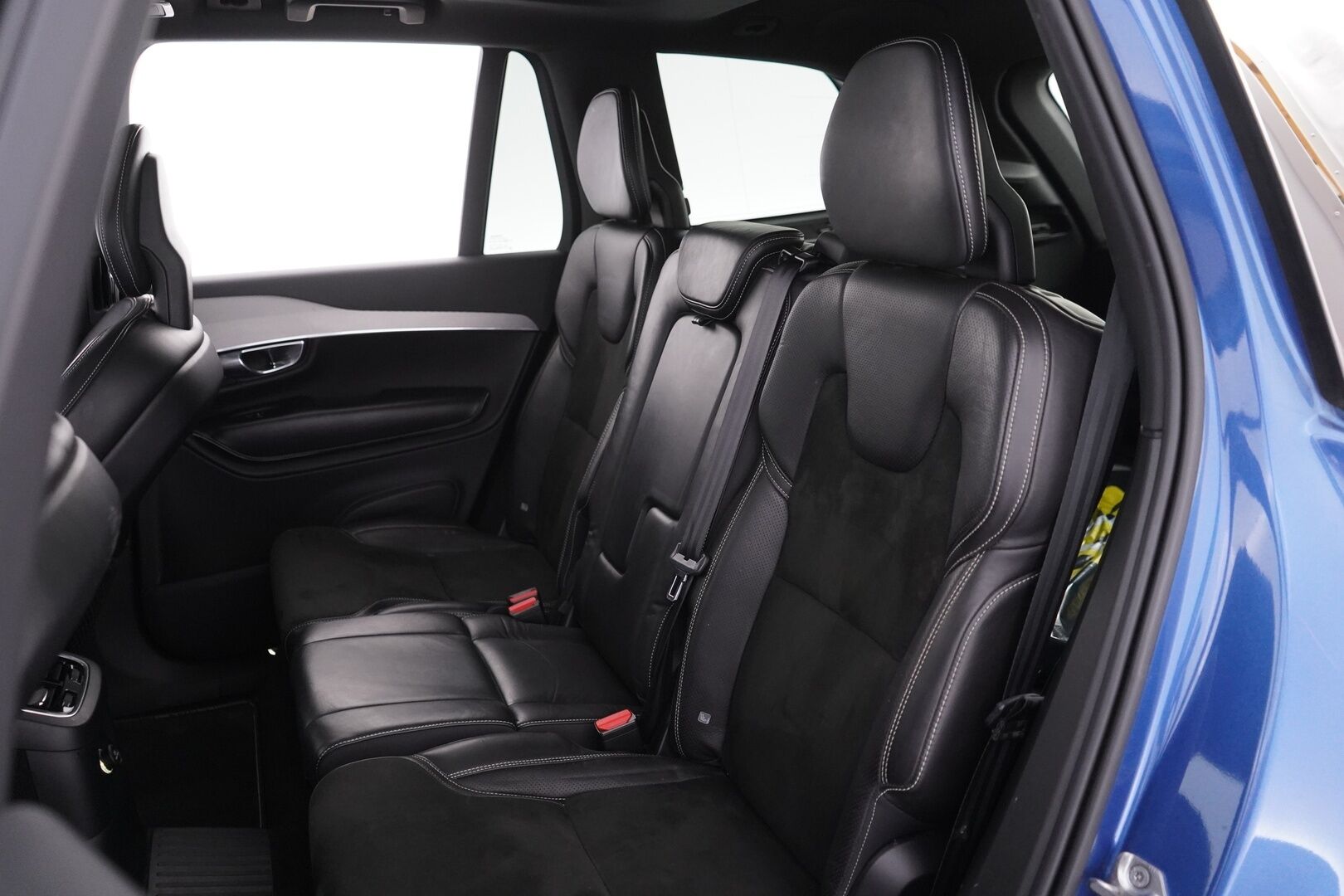 Volvo XC90 2017 T8 Twin Engine AWD R-Design aut 7-P - ACC | 360° Kamera | Koukku | Webasto | Muistinahat | Full-LED | R-Design | Suomi-auto | Kahdet Volvon vanteet | Myydään juuri huollettuna sekä katsastettuna ja jakohihna vaihdettuna! 