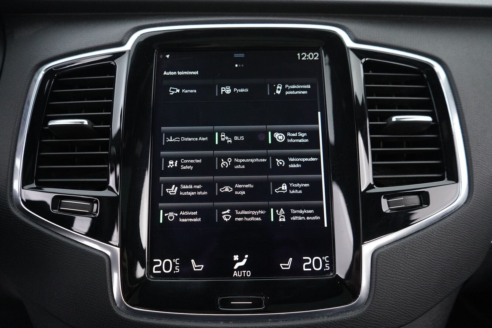 Volvo XC90 2017 T8 Twin Engine AWD R-Design aut 7-P - ACC | 360° Kamera | Koukku | Webasto | Muistinahat | Full-LED | R-Design | Suomi-auto | Kahdet Volvon vanteet | Myydään juuri huollettuna sekä katsastettuna ja jakohihna vaihdettuna! 
