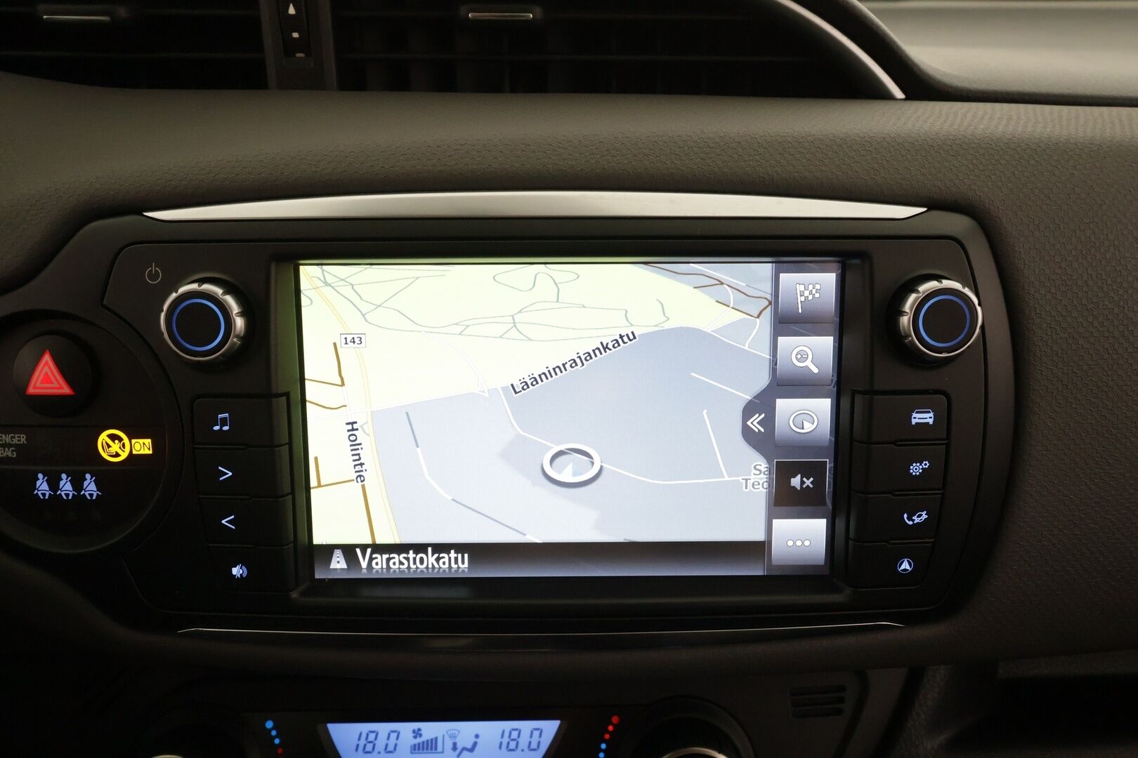 Toyota Yaris 2016 1,5 Hybrid Active Edition * Sisätilanlämmitin / Vakkari / P.Kamera / Navi / Bluetooth * - Suomi-auto / Merkkihuollot - HULLUT AVAJAISHULINAT KORKOTARJOUS 3,29 %