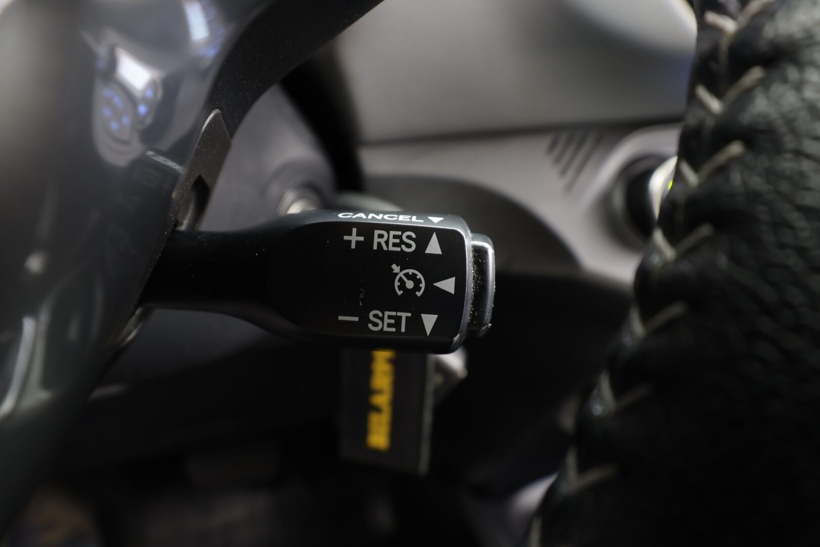 Toyota Yaris 2016 1,5 Hybrid Active Edition * Sisätilanlämmitin / Vakkari / P.Kamera / Navi / Bluetooth * - Suomi-auto / Merkkihuollot - HULLUT AVAJAISHULINAT KORKOTARJOUS 3,29 %