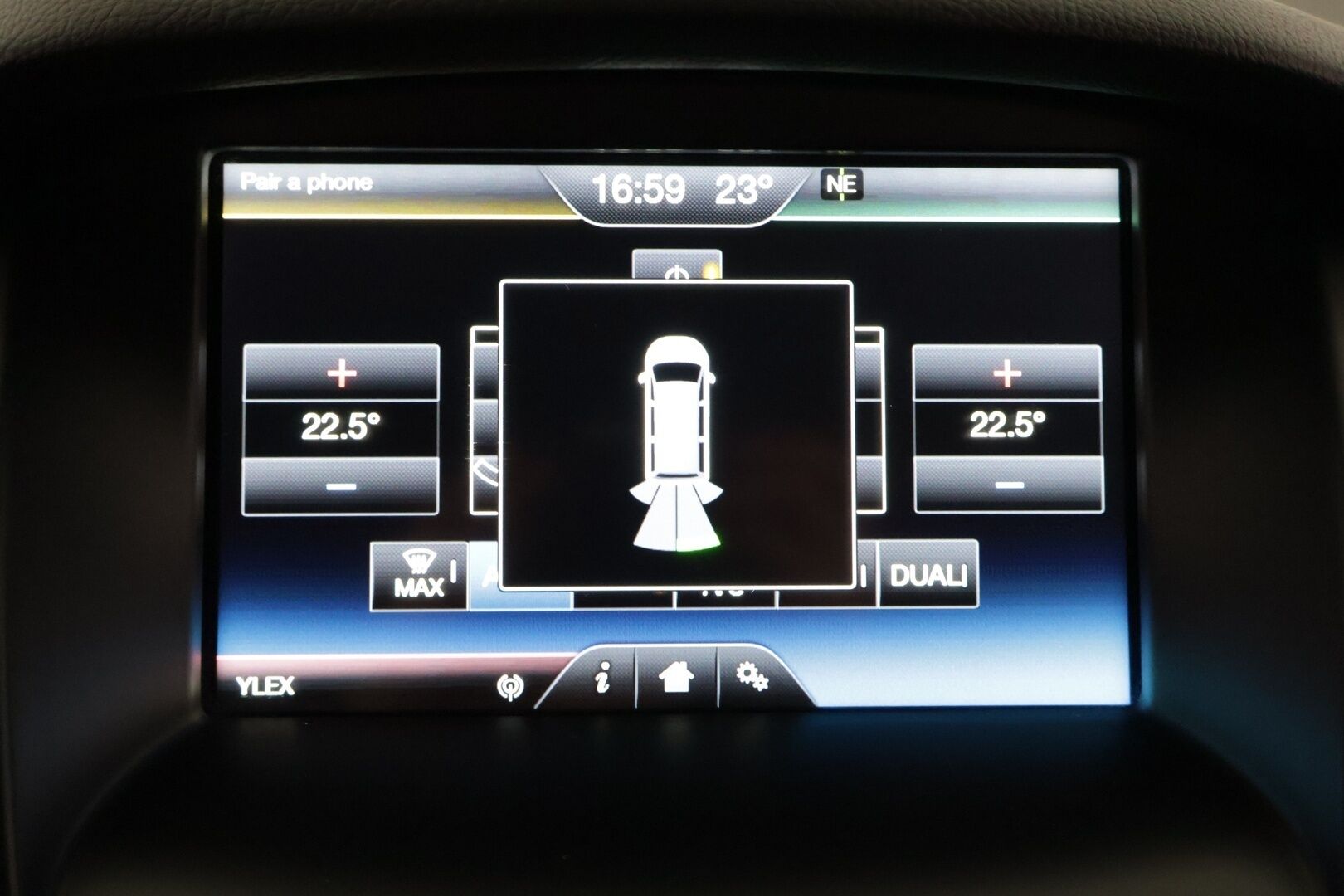 Ford Focus 2016 ST 2,0 TDCi 185 hv start/stop PowerShift A6 ST Wagon - | Recaro-penkit | Webasto | Lämm. tuulilasi | Avaimeton kulku ja -käynnistys | Tutkat | Navi |