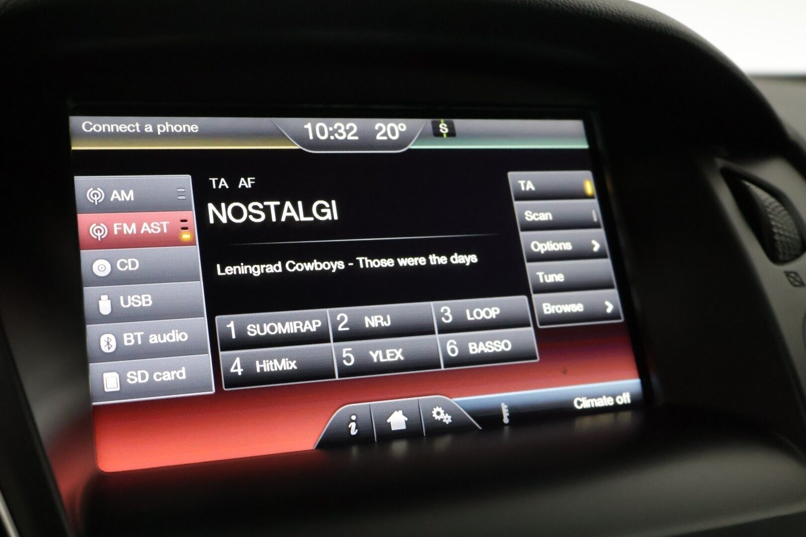 Ford Focus 2016 ST 2,0 TDCi 185 hv start/stop PowerShift A6 ST Wagon - | Recaro-penkit | Webasto | Lämm. tuulilasi | Avaimeton kulku ja -käynnistys | Tutkat | Navi |