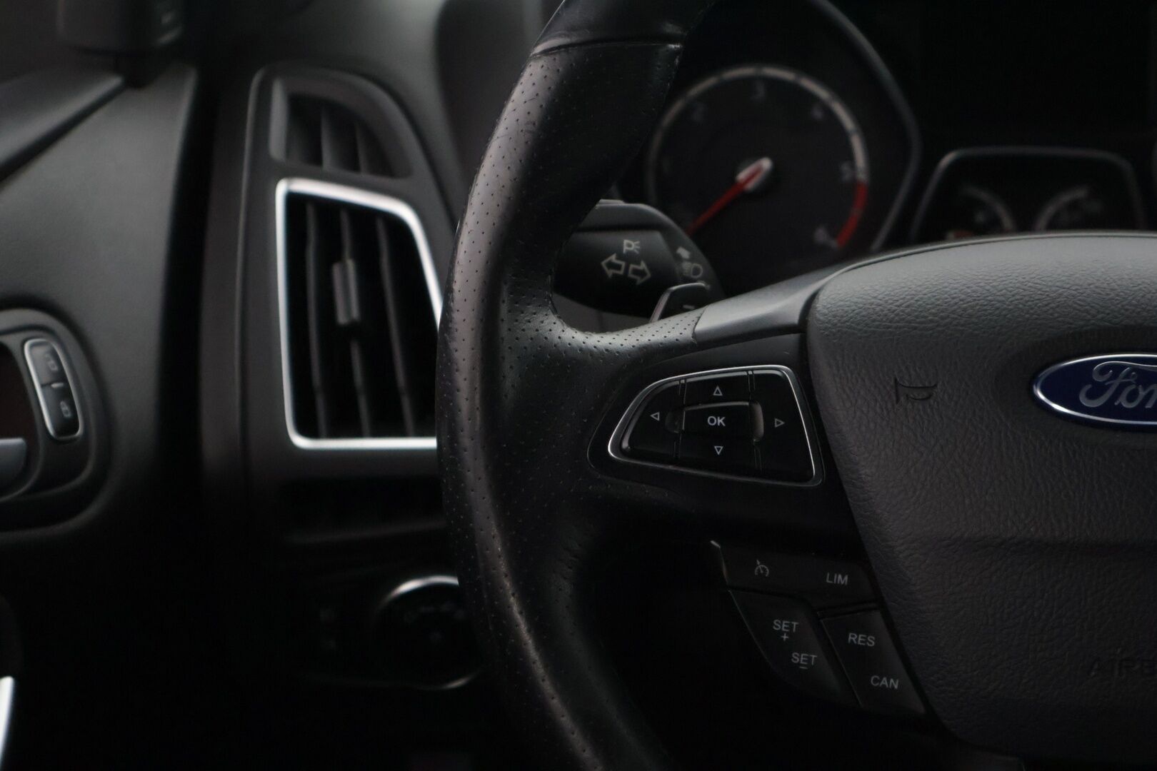 Ford Focus 2016 2,0 TDCi 185 hv start/stop PowerShift A6 ST Wagon * Recaro-penkit / Webasto / Lämm. tuulilasi / Lisävalot / Tutkat / Navi * - * Recaro-penkit / Webasto / Lämm. tuulilasi / Lisävalot / Tutkat / Navi *