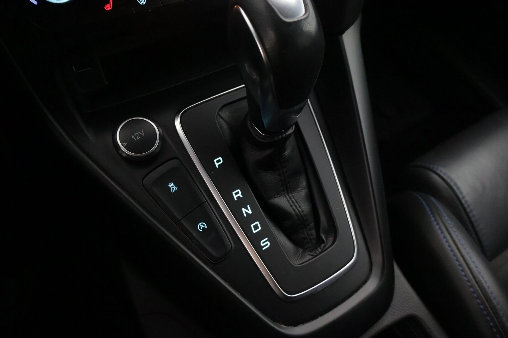 Ford Focus 2016 2,0 TDCi 185 hv start/stop PowerShift A6 ST Wagon * Recaro-penkit / Webasto / Lämm. tuulilasi / Lisävalot / Tutkat / Navi * - * Recaro-penkit / Webasto / Lämm. tuulilasi / Lisävalot / Tutkat / Navi *