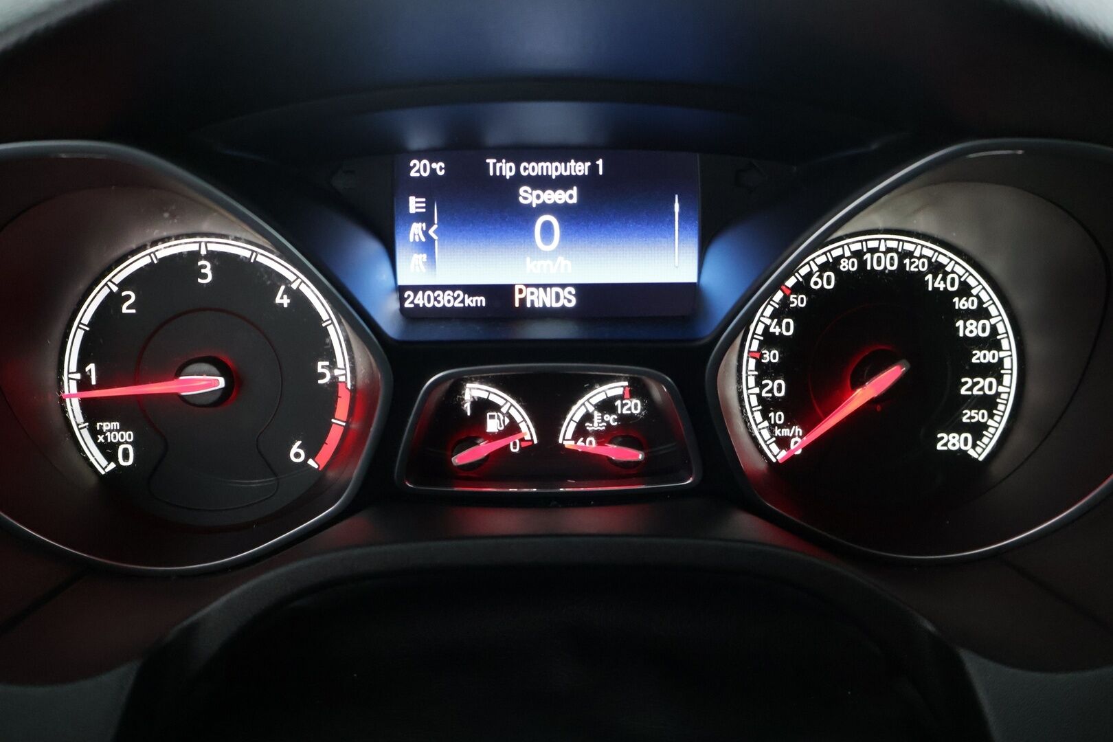 Ford Focus 2016 2,0 TDCi 185 hv start/stop PowerShift A6 ST Wagon * Recaro-penkit / Webasto / Lämm. tuulilasi / Lisävalot / Tutkat / Navi * - * Recaro-penkit / Webasto / Lämm. tuulilasi / Lisävalot / Tutkat / Navi *