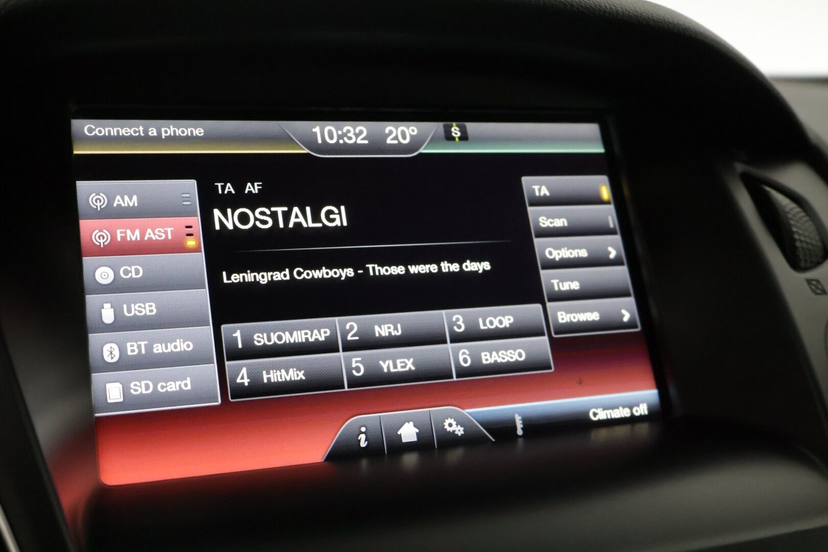 Ford Focus 2016 2,0 TDCi 185 hv start/stop PowerShift A6 ST Wagon * Recaro-penkit / Webasto / Lämm. tuulilasi / Lisävalot / Tutkat / Navi * - * Recaro-penkit / Webasto / Lämm. tuulilasi / Lisävalot / Tutkat / Navi *