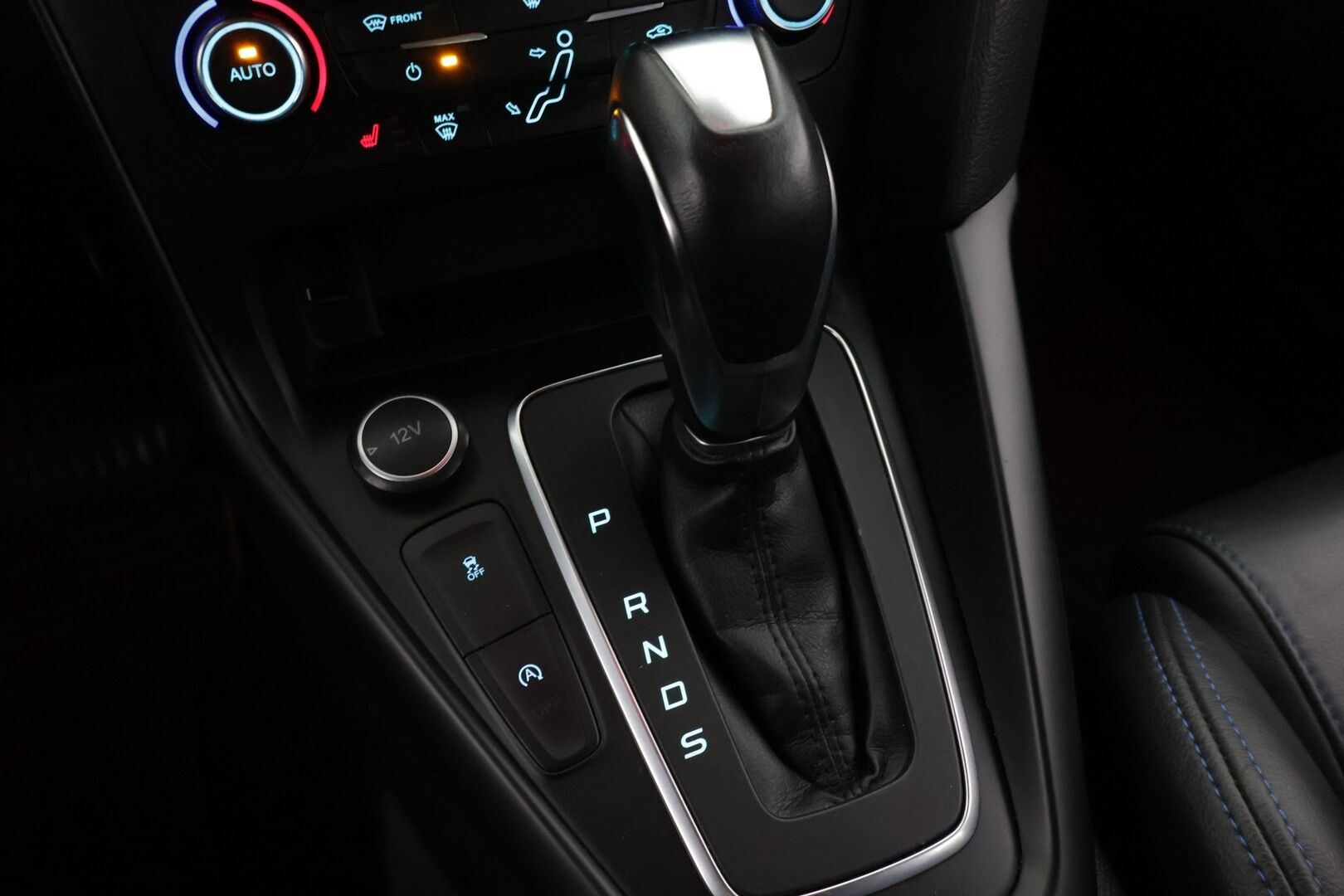 Ford Focus 2016 ST 2,0 TDCi 185 hv start/stop PowerShift A6 ST Wagon * Recaro-penkit / Webasto / Lämm. tuulilasi / Lisävalot / Tutkat / Navi * - * Recaro-penkit / Webasto / Lämm. tuulilasi / Lisävalot / Tutkat / Navi *