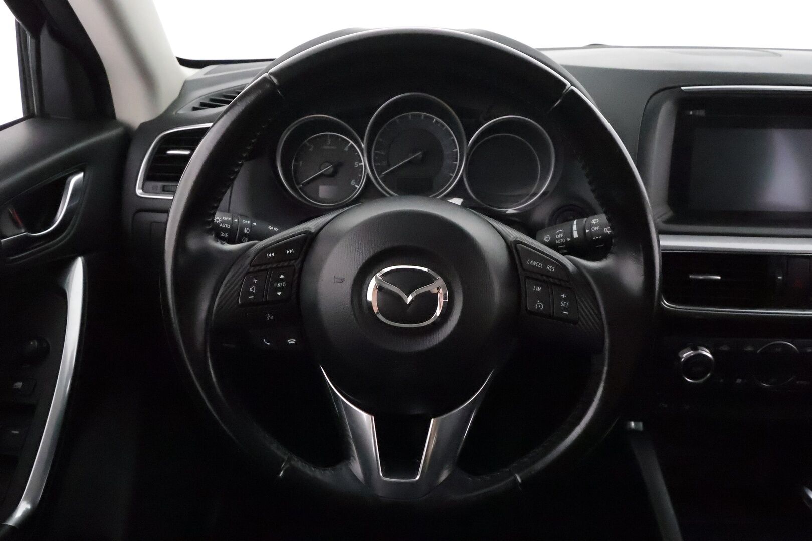 Mazda CX-5 2017 2,2 (150) SKYACTIV-D Premium Plus 6AT 5ov AWD QJ2 **Vakkari / Navi / P.tutkat / Koukkku / Lohkolämmitin / Bluetooth**