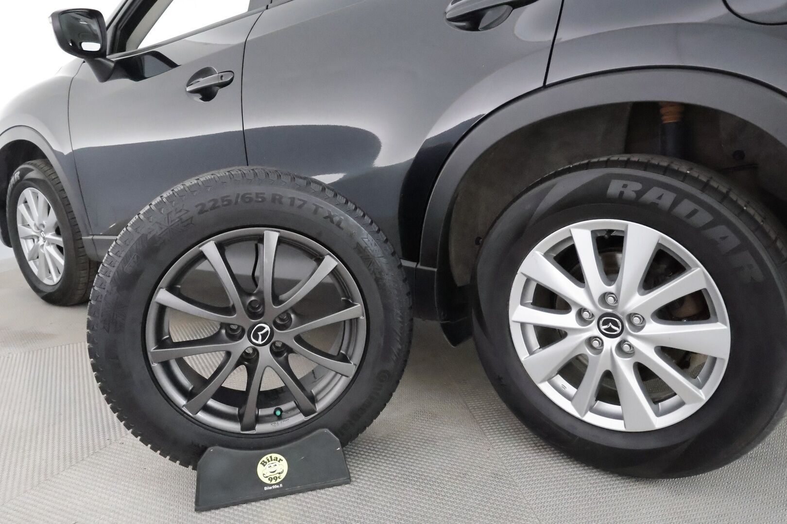 Mazda CX-5 2017 2,2 (150) SKYACTIV-D Premium Plus 6AT 5ov AWD QJ2 **Vakkari / Navi / P.tutkat / Koukkku / Lohkolämmitin / Bluetooth**