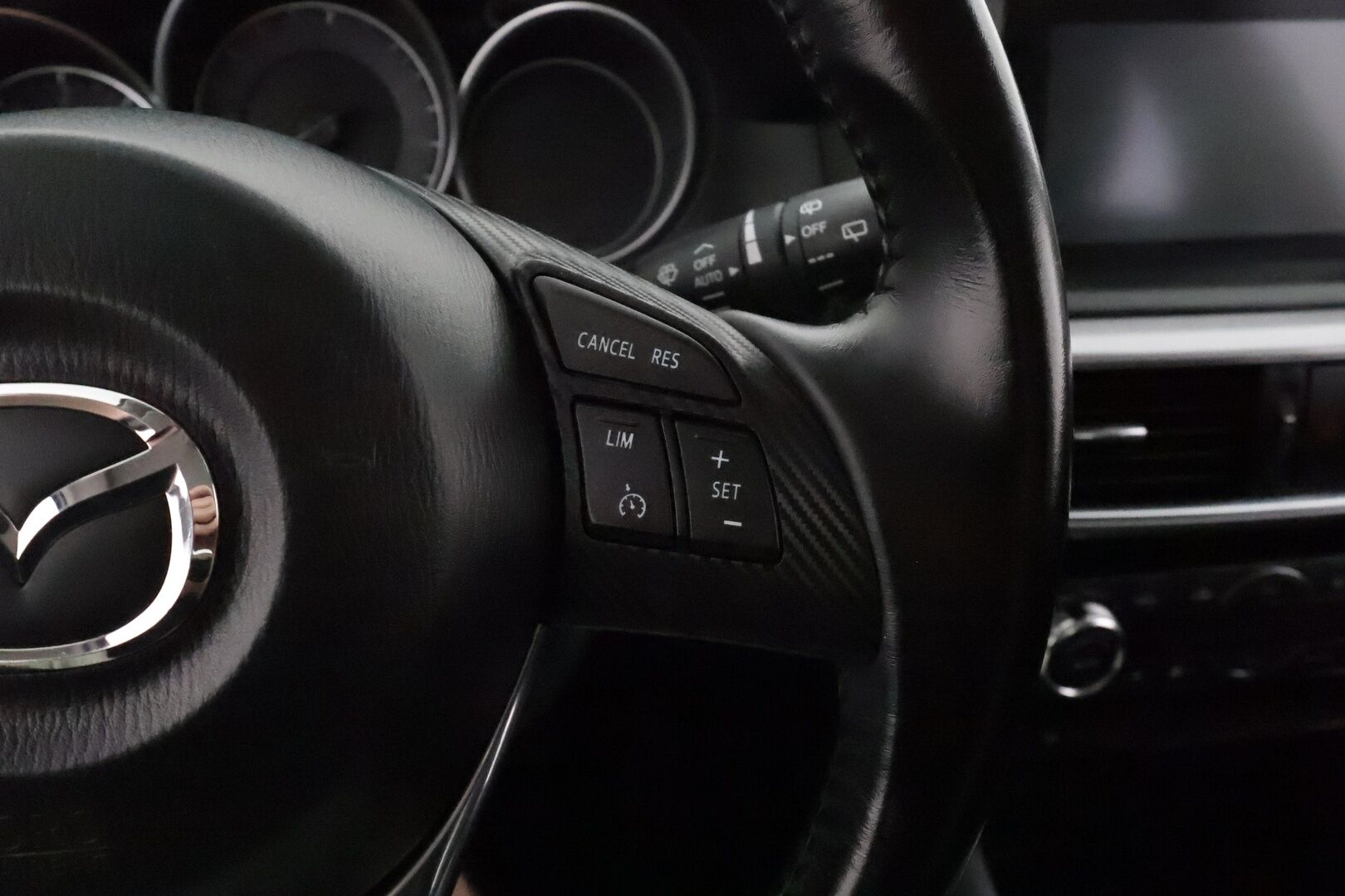 Mazda CX-5 2017 2,2 (150) SKYACTIV-D Premium Plus 6AT 5ov AWD QJ2 **Vakkari / Navi / P.tutkat / Koukkku / Lohkolämmitin / Bluetooth**