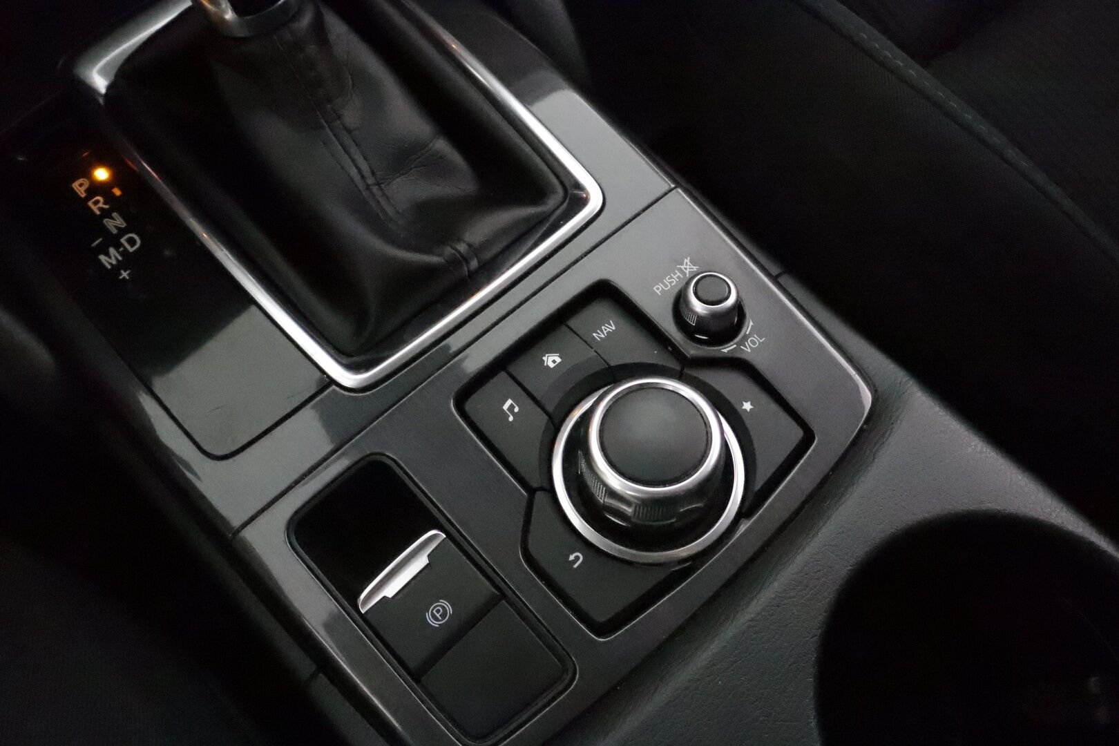 Mazda CX-5 2017 2,2 (150) SKYACTIV-D Premium Plus 6AT 5ov AWD QJ2 **Vakkari / Navi / P.tutkat / Koukkku / Lohkolämmitin / Bluetooth**