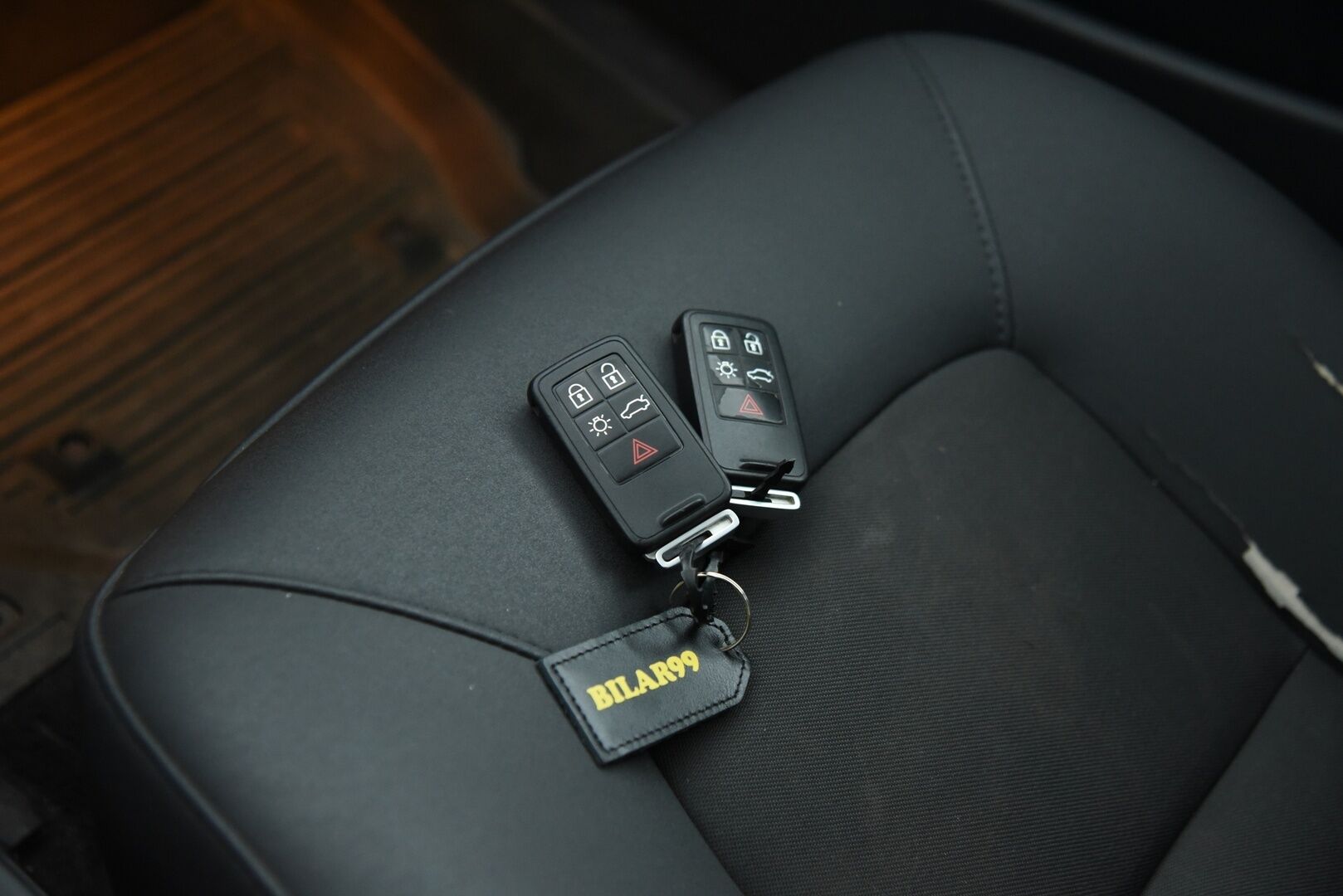 Volvo V70 2009 2,4D Kinetic aut / Vakkari / Huoltokirja / 2x renkaat **YritysOutlet - Myydään vain yrityksille** - *YritysOutlet - Myydään vain yrityksille*