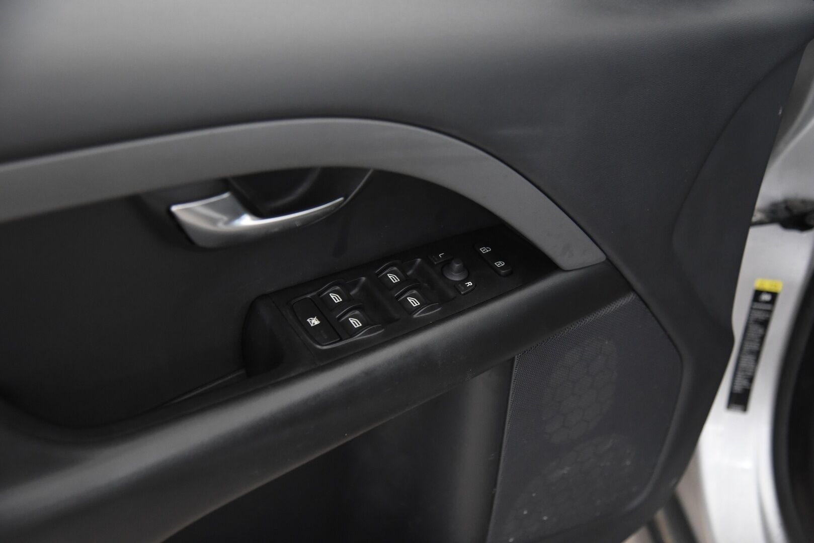 Volvo V70 2009 2,4D Kinetic aut / Vakkari / Huoltokirja / 2x renkaat **YritysOutlet - Myydään vain yrityksille** - *YritysOutlet - Myydään vain yrityksille*