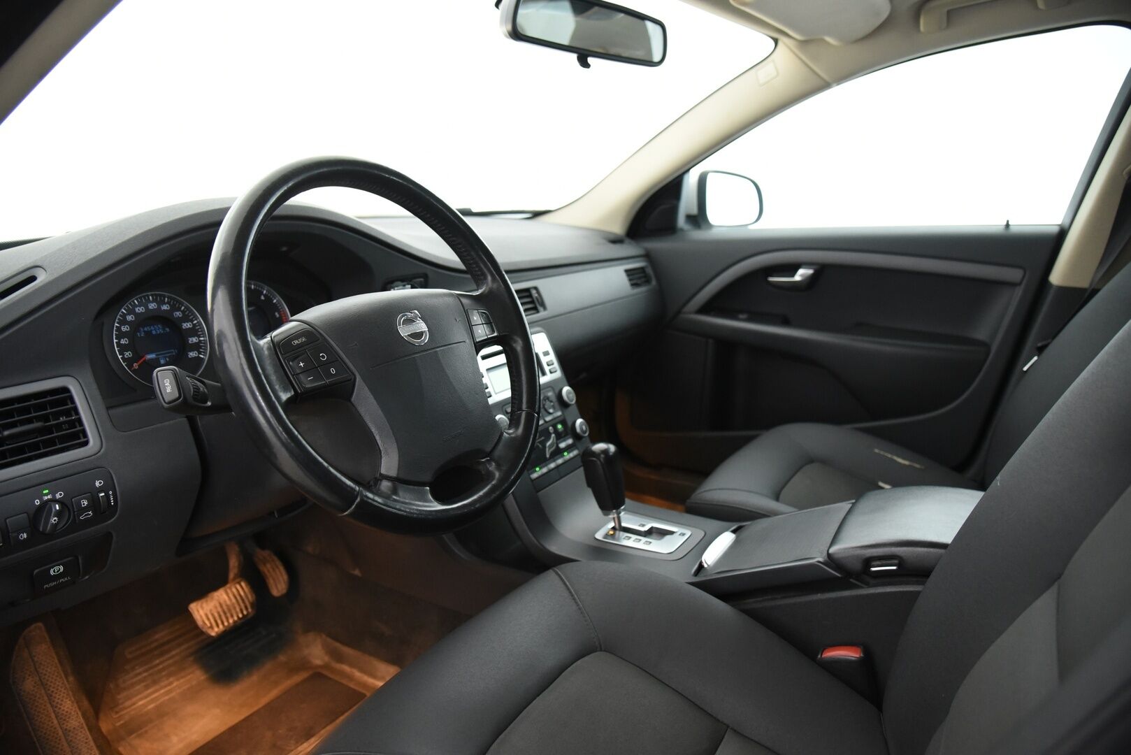 Volvo V70 2009 2,4D Kinetic aut / Vakkari / Huoltokirja / 2x renkaat **YritysOutlet - Myydään vain yrityksille** - *YritysOutlet - Myydään vain yrityksille*