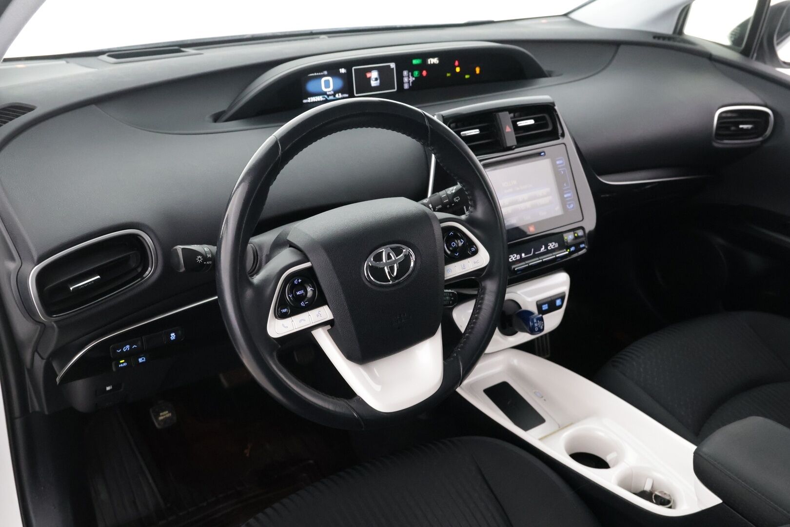 Toyota Prius 2016 Business - ACC / HUD / P-Kamera / Puhelimen langatonlataus - KORKO VAIN 3,99 %