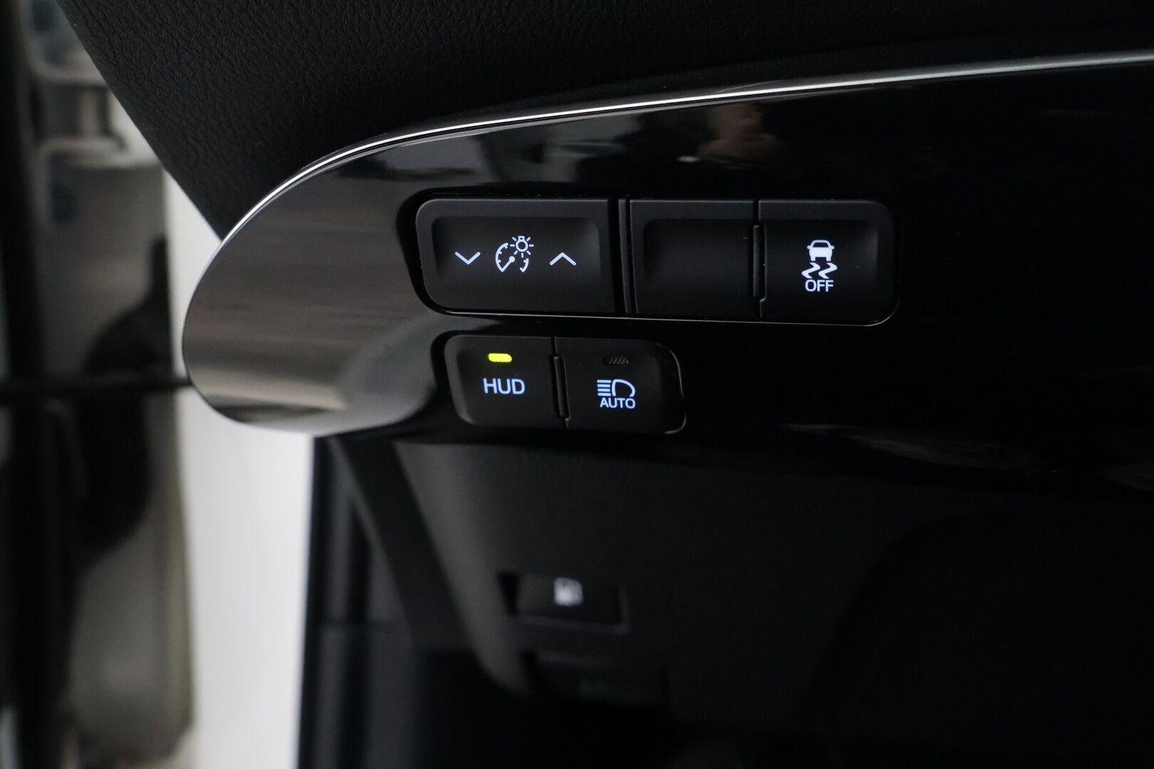 Toyota Prius 2016 Business - ACC / HUD / P-Kamera / Puhelimen langatonlataus - KORKO VAIN 3,99 %