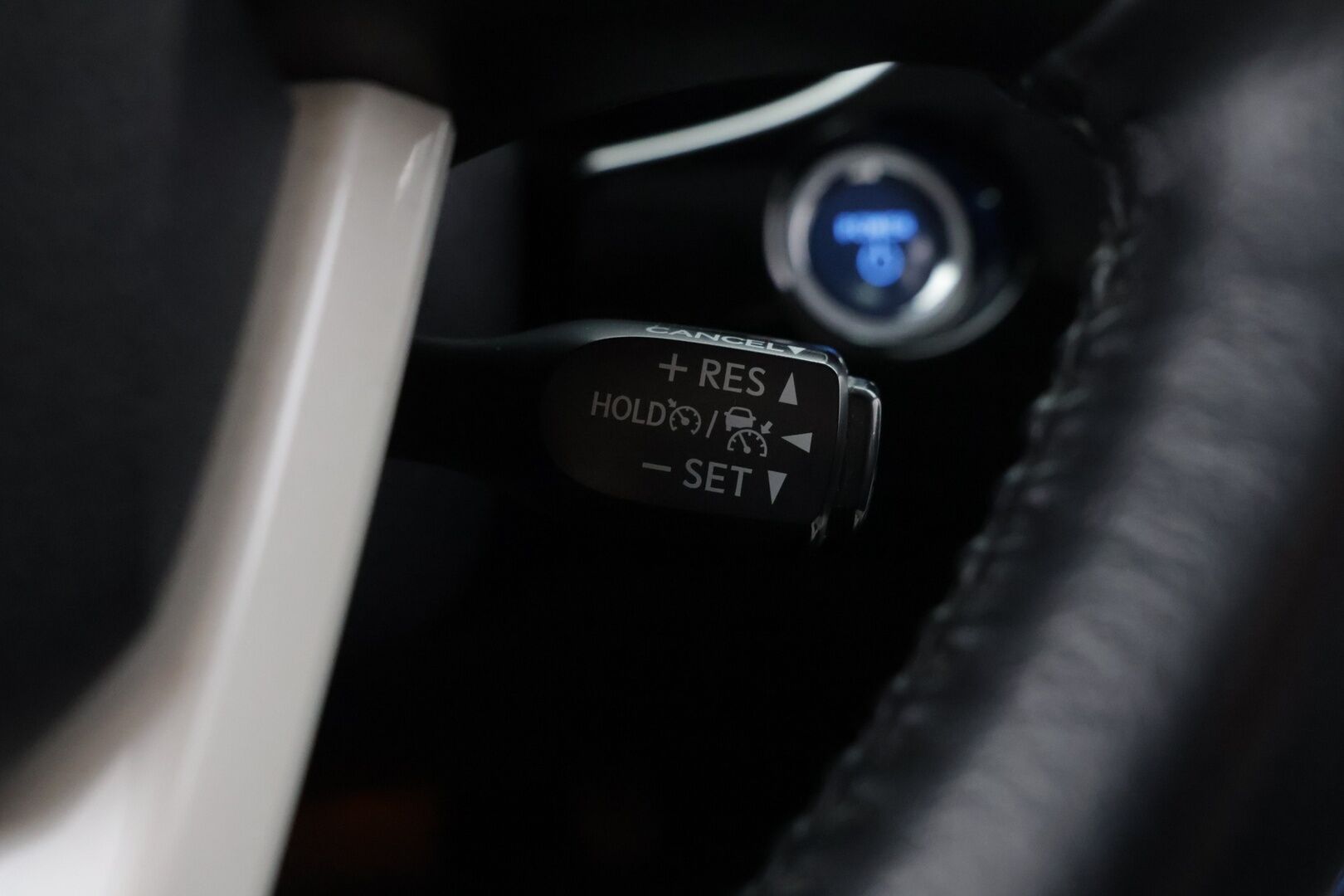 Toyota Prius 2016 Business - ACC / HUD / P-Kamera / Puhelimen langatonlataus - KORKO VAIN 3,99 %