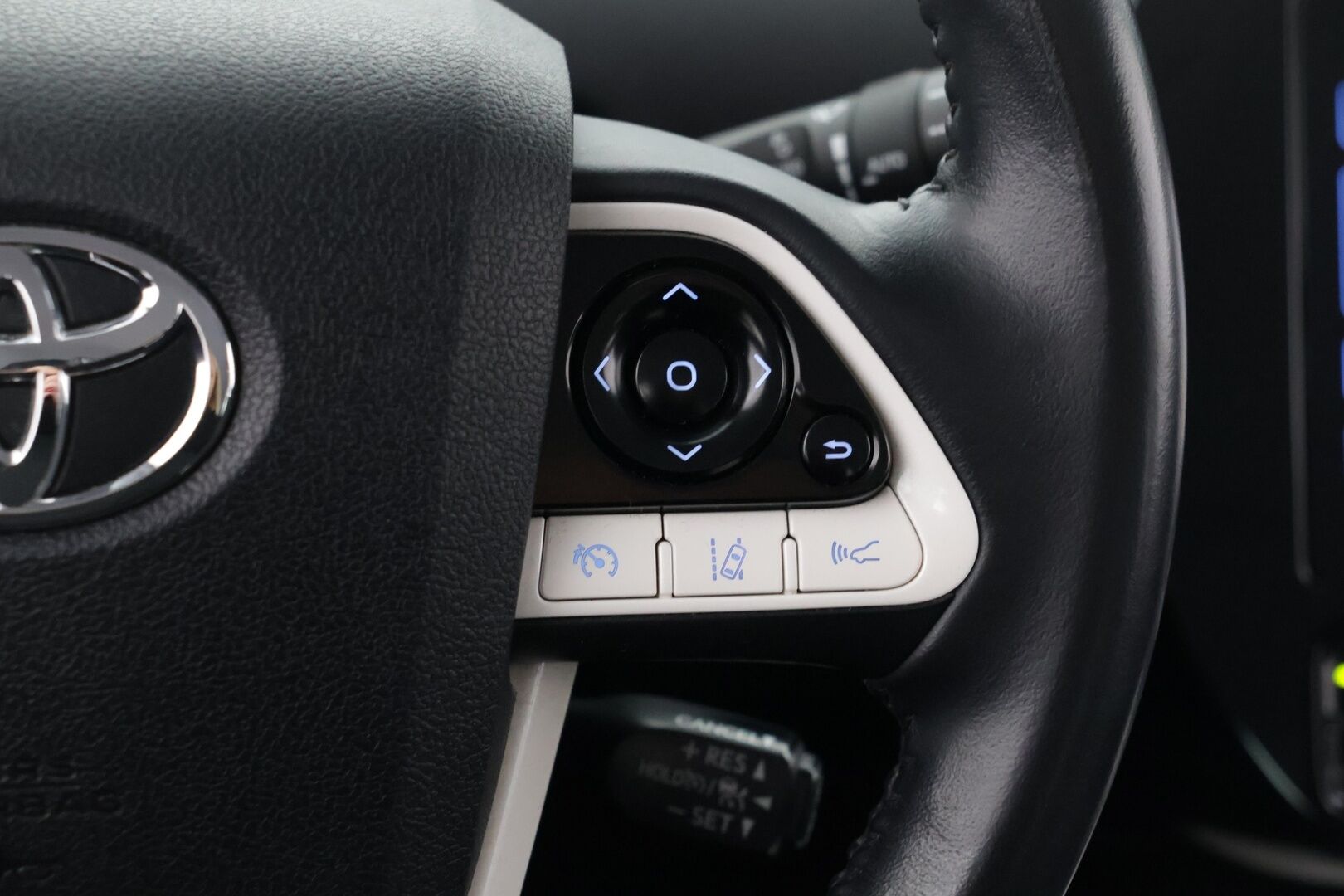 Toyota Prius 2016 Business - ACC / HUD / P-Kamera / Puhelimen langatonlataus - KORKO VAIN 3,99 %