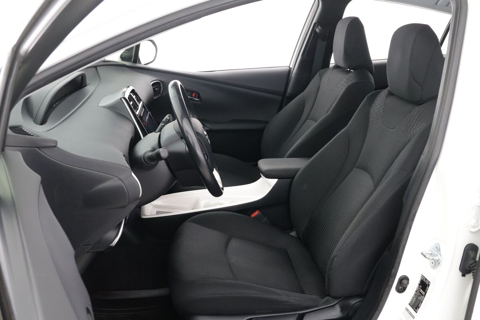 Toyota Prius 2016 Business - ACC / HUD / P-Kamera / Puhelimen langatonlataus - KORKO VAIN 3,99 %