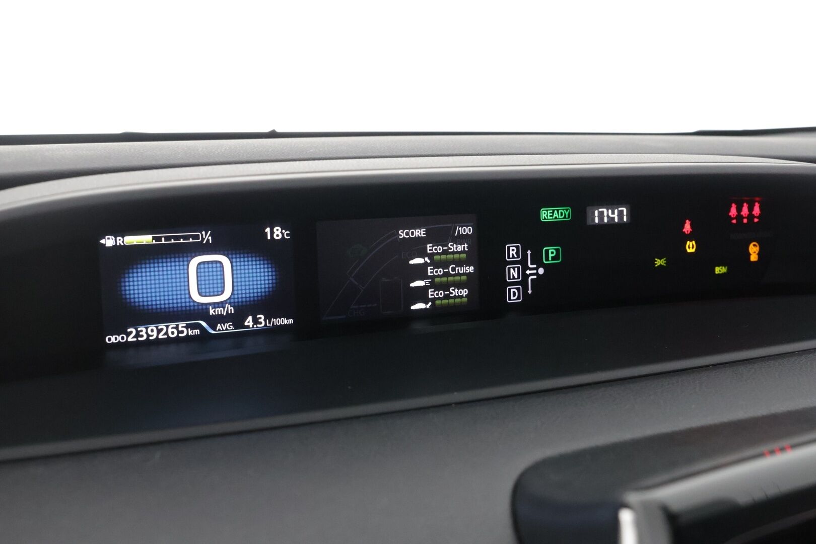 Toyota Prius 2016 Business - ACC / HUD / P-Kamera / Puhelimen langatonlataus - KORKO VAIN 3,99 %