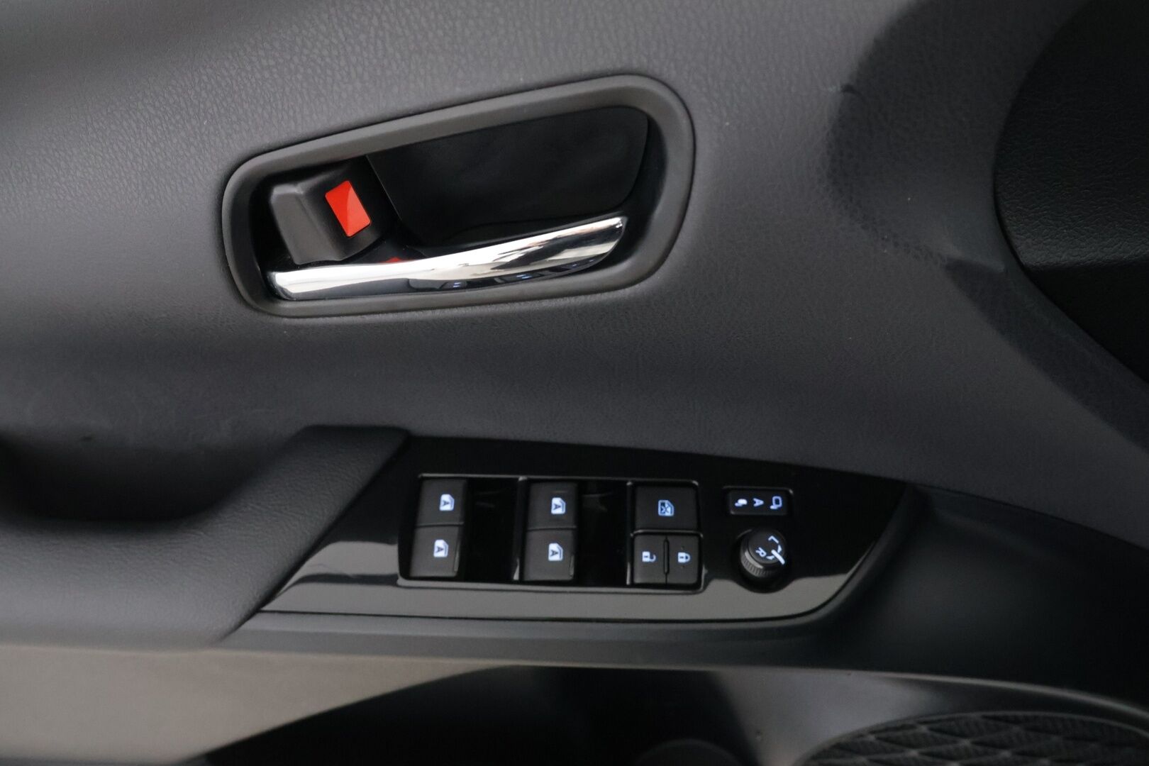 Toyota Prius 2016 Business - ACC / HUD / P-Kamera / Puhelimen langatonlataus - KORKO VAIN 3,99 %