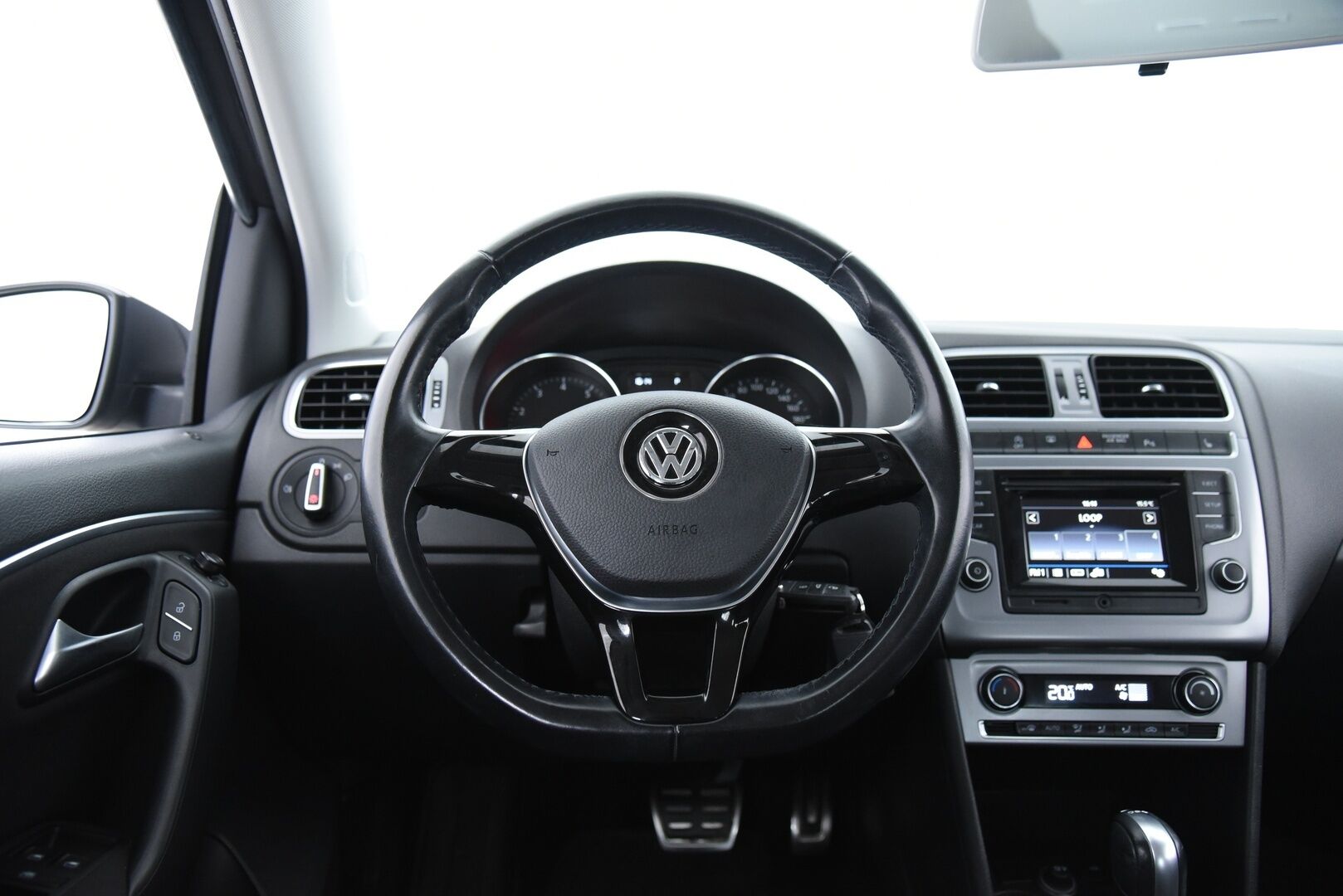 Volkswagen Polo 2016 Allstar 1,2 TSI 66 kW (90 hv) DSG-aut / Suomi-auto / Vakkari / P-tutkat / Bluetooth / - Juuri katsastettu & juuri huollettu / 2x vanteet / Lohko + sisätilalämmitin /