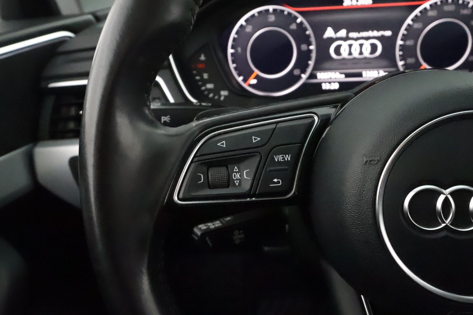 Audi A4 2017 Avant Land of quattro 2,0TDI 140 kW quattro S tronic **Webasto / Koukku / Matrix-LED / Sporttipenkit / P.Tutkat / Navi** - Suomi-auto / Kahdet Renkaat