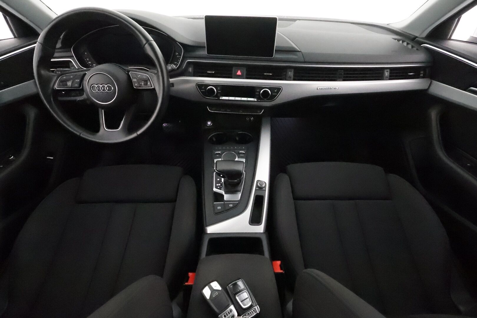 Audi A4 2017 Avant Land of quattro 2,0TDI 140 kW quattro S tronic **Webasto / Koukku / Matrix-LED / Sporttipenkit / P.Tutkat / Navi** - Suomi-auto / Kahdet Renkaat