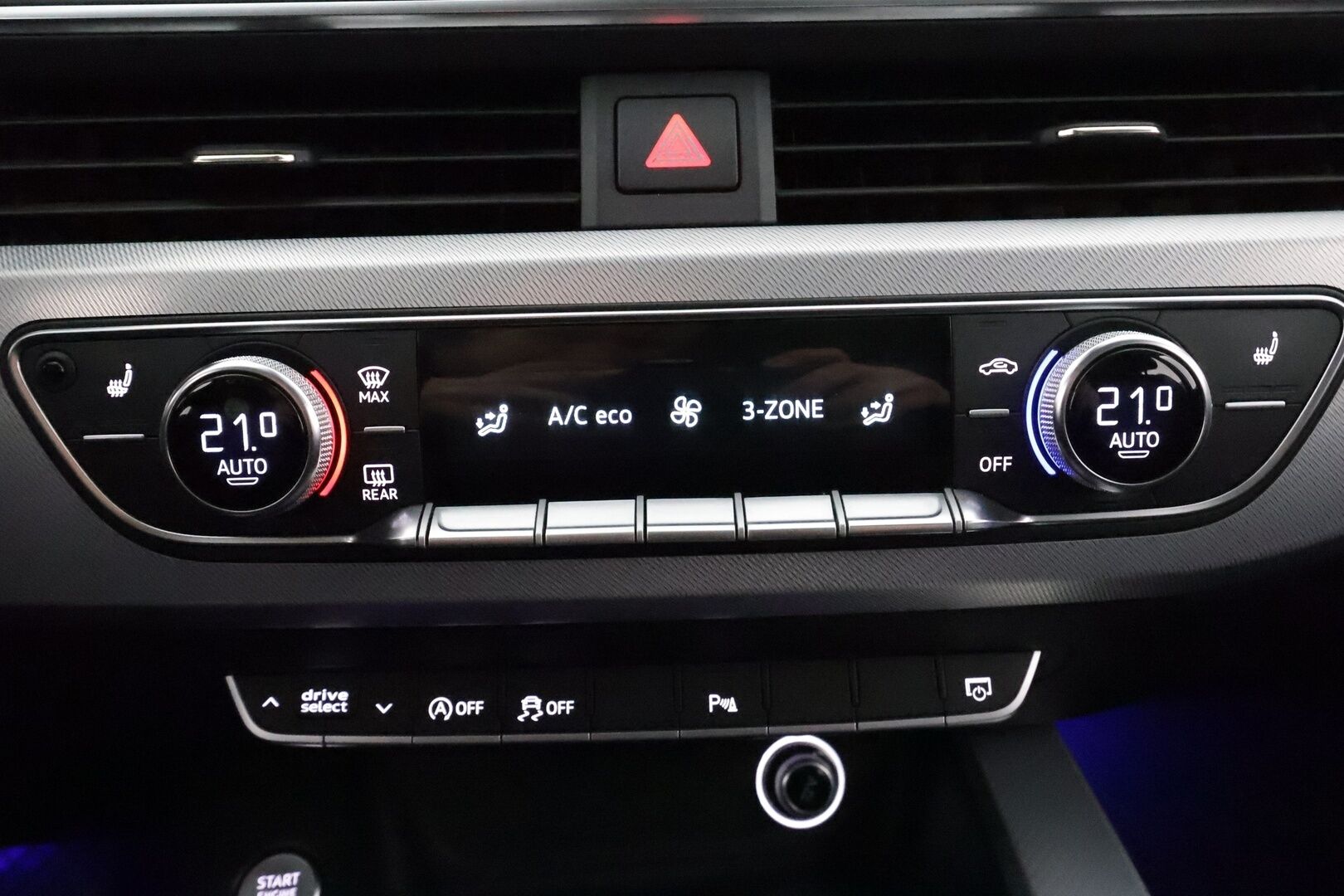 Audi A4 2017 Avant Land of quattro 2,0TDI 140 kW quattro S tronic **Webasto / Koukku / Matrix-LED / Sporttipenkit / P.Tutkat / Navi** - Suomi-auto / Kahdet Renkaat