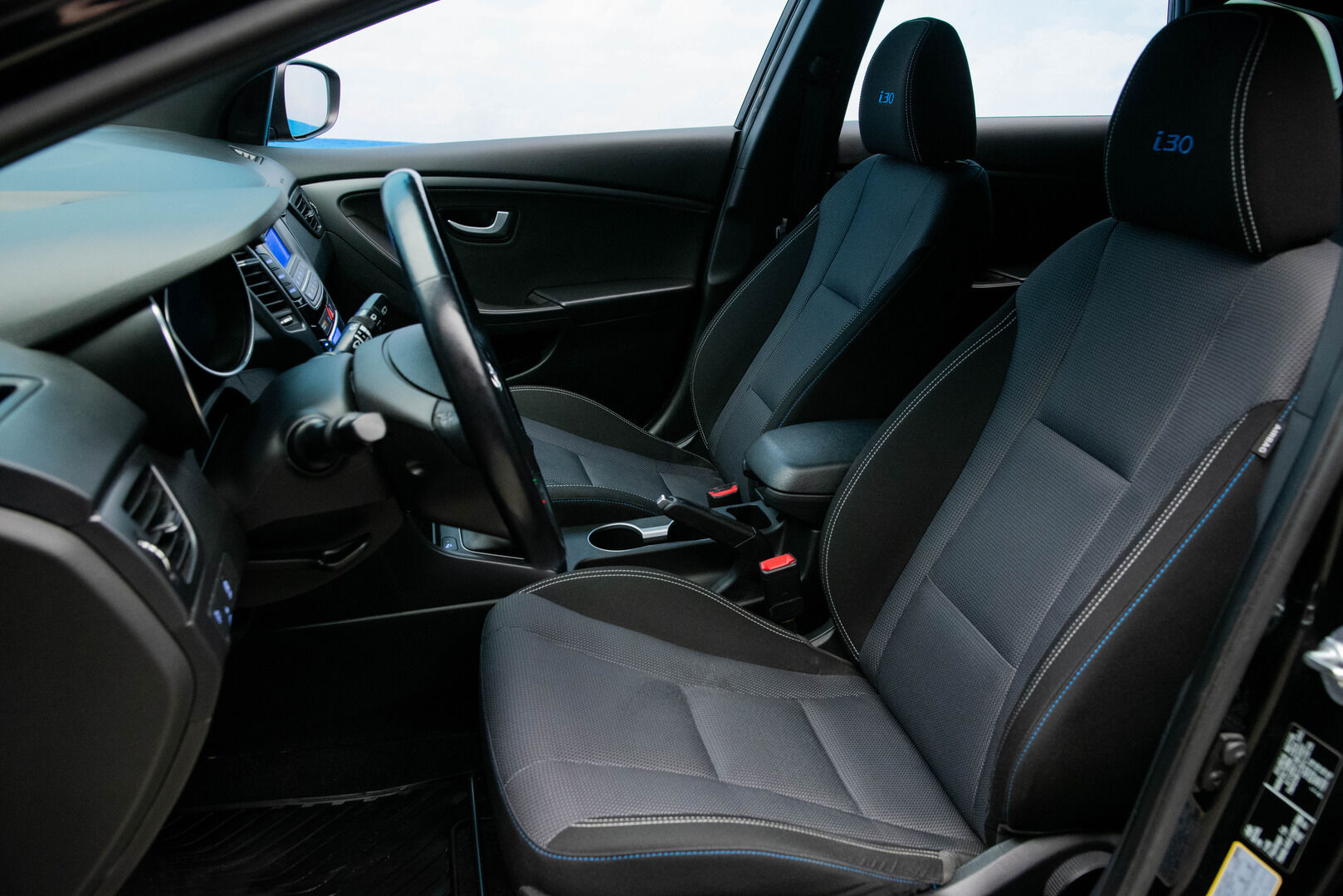 Hyundai i30 Wagon 2017 1,6 6MT ISG GO! ** Suomi-Auto / Lohkolämmitin / Vakionopeudensäädin / P-tutkat ** - HULLUT AVAJAISHULINAT KORKOTARJOUS 3,29 %