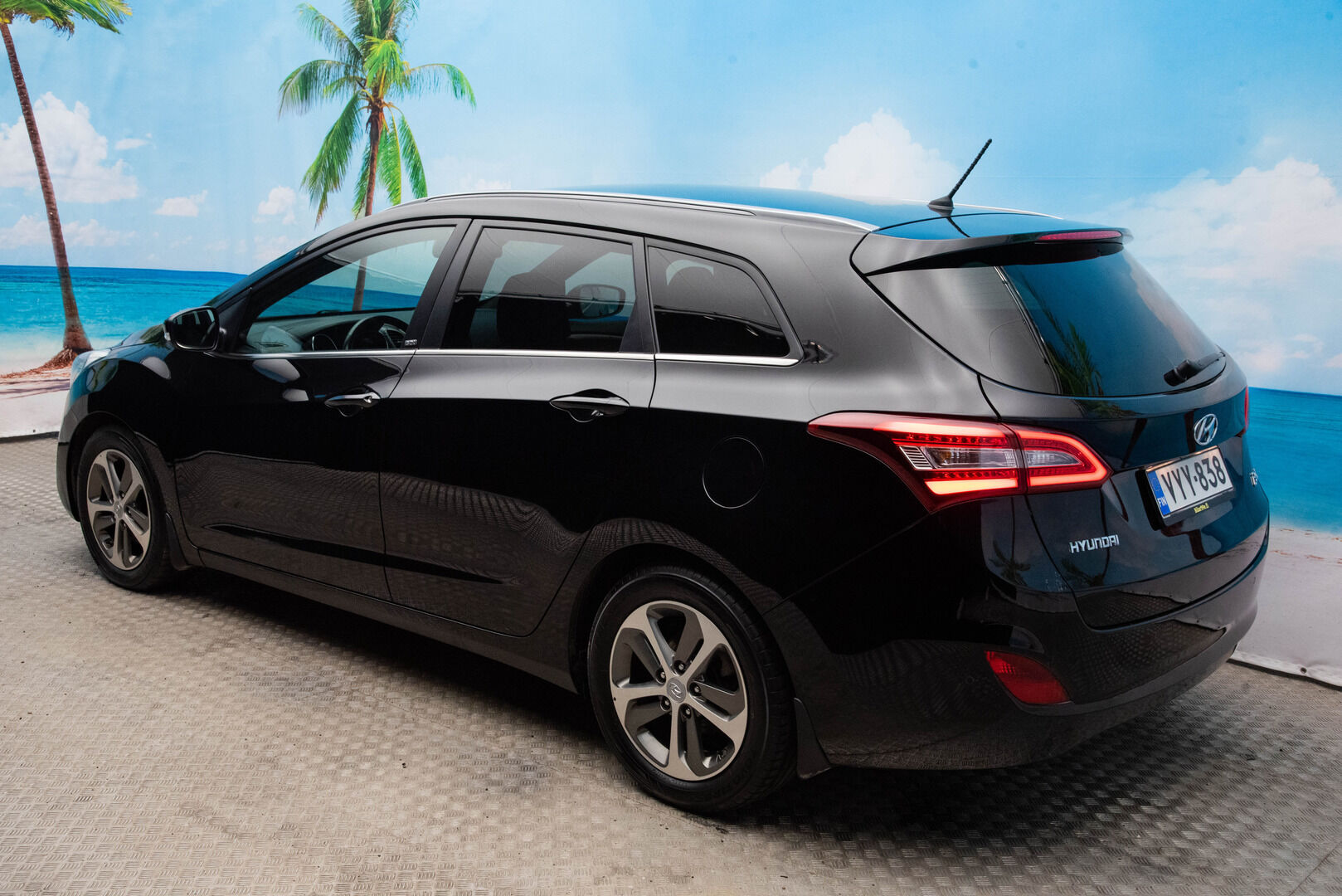 Hyundai i30 Wagon 2017 1,6 6MT ISG GO! ** Suomi-Auto / Lohkolämmitin / Vakionopeudensäädin / P-tutkat ** - HULLUT AVAJAISHULINAT KORKOTARJOUS 3,29 %