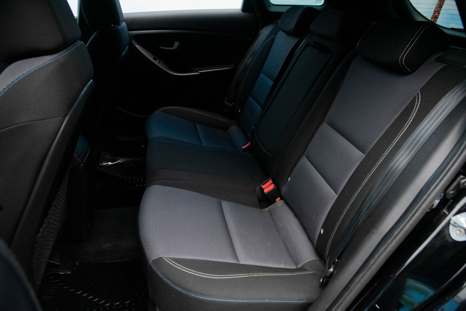 Hyundai i30 Wagon 2017 1,6 6MT ISG GO! ** Suomi-Auto / Lohkolämmitin / Vakionopeudensäädin / P-tutkat ** - HULLUT AVAJAISHULINAT KORKOTARJOUS 3,29 %