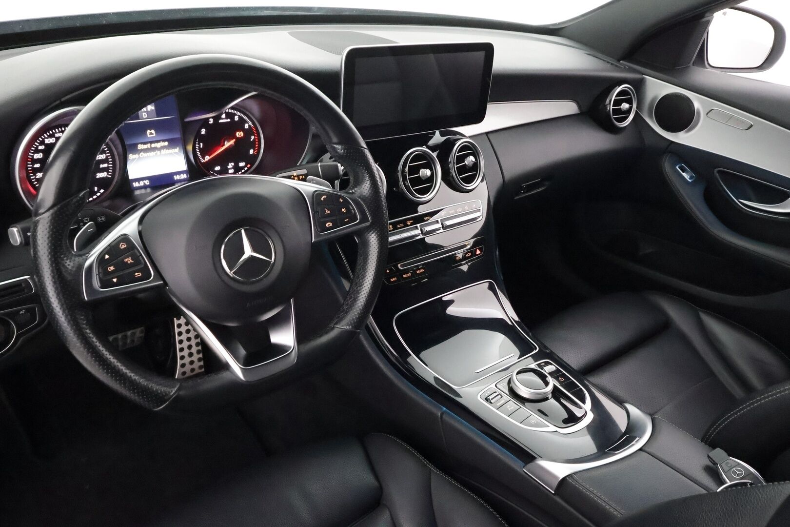 Mercedes-Benz C 2016 200 T A Business AMG - | Nahkaverhoilu | ILS-LED | Sporttipenkit | P.tutkat | Apple & Android | Dynamic Select | Bluetooth | 2x renkaat aluin | Hyvä huoltohistoria | 